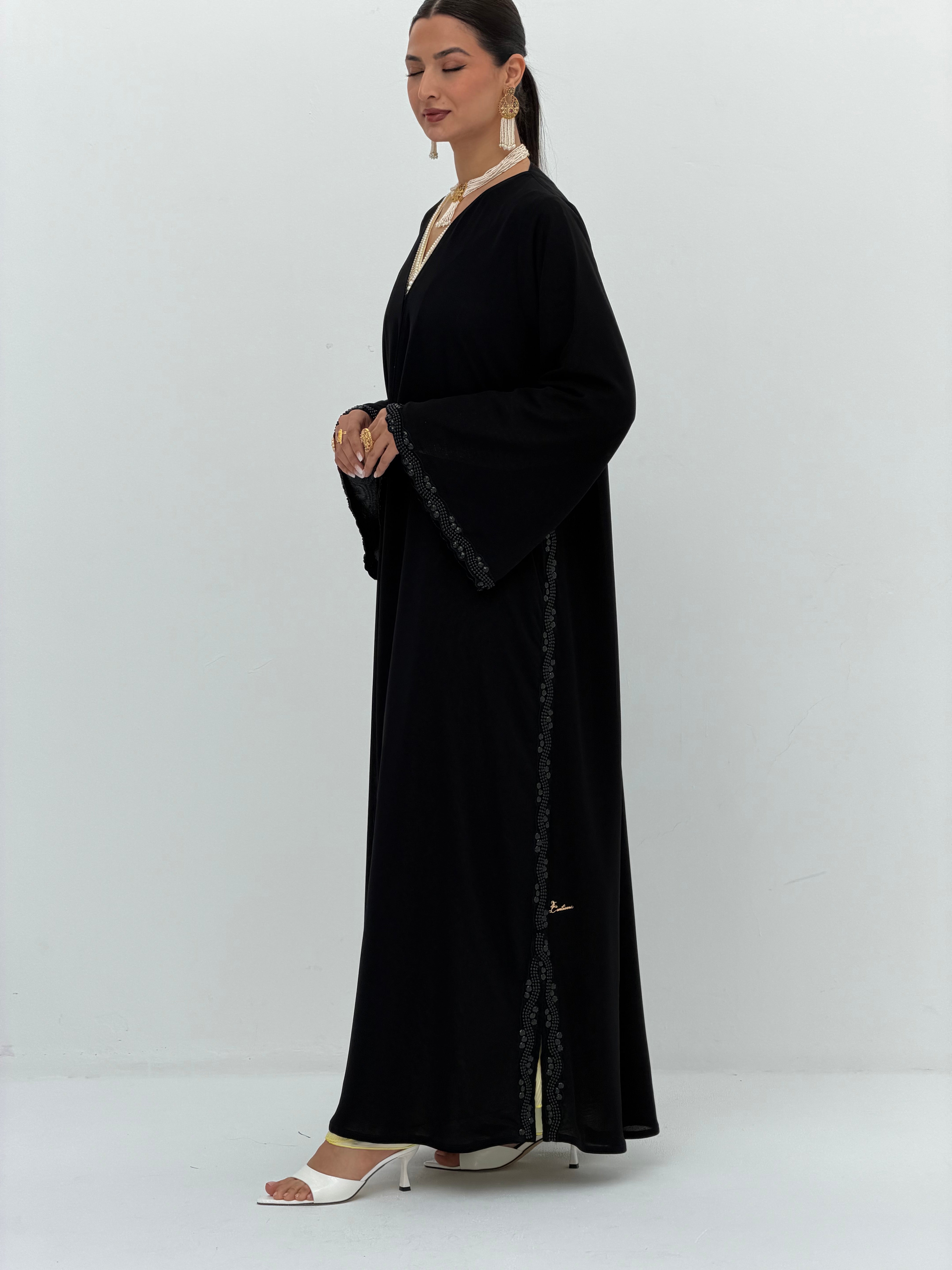 Shila ( Abaya with sheila )