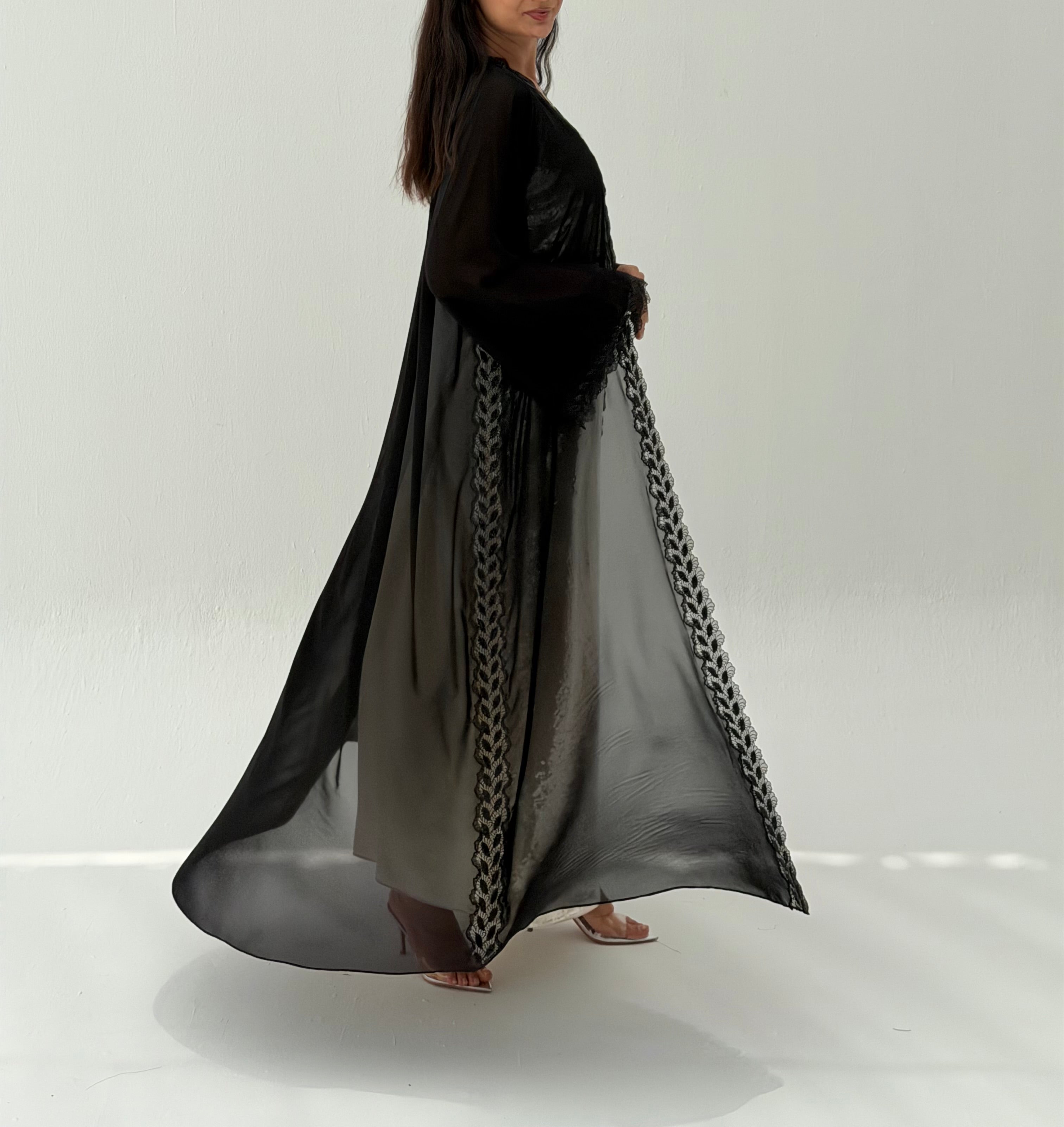 Deem ( Abaya with sheila )