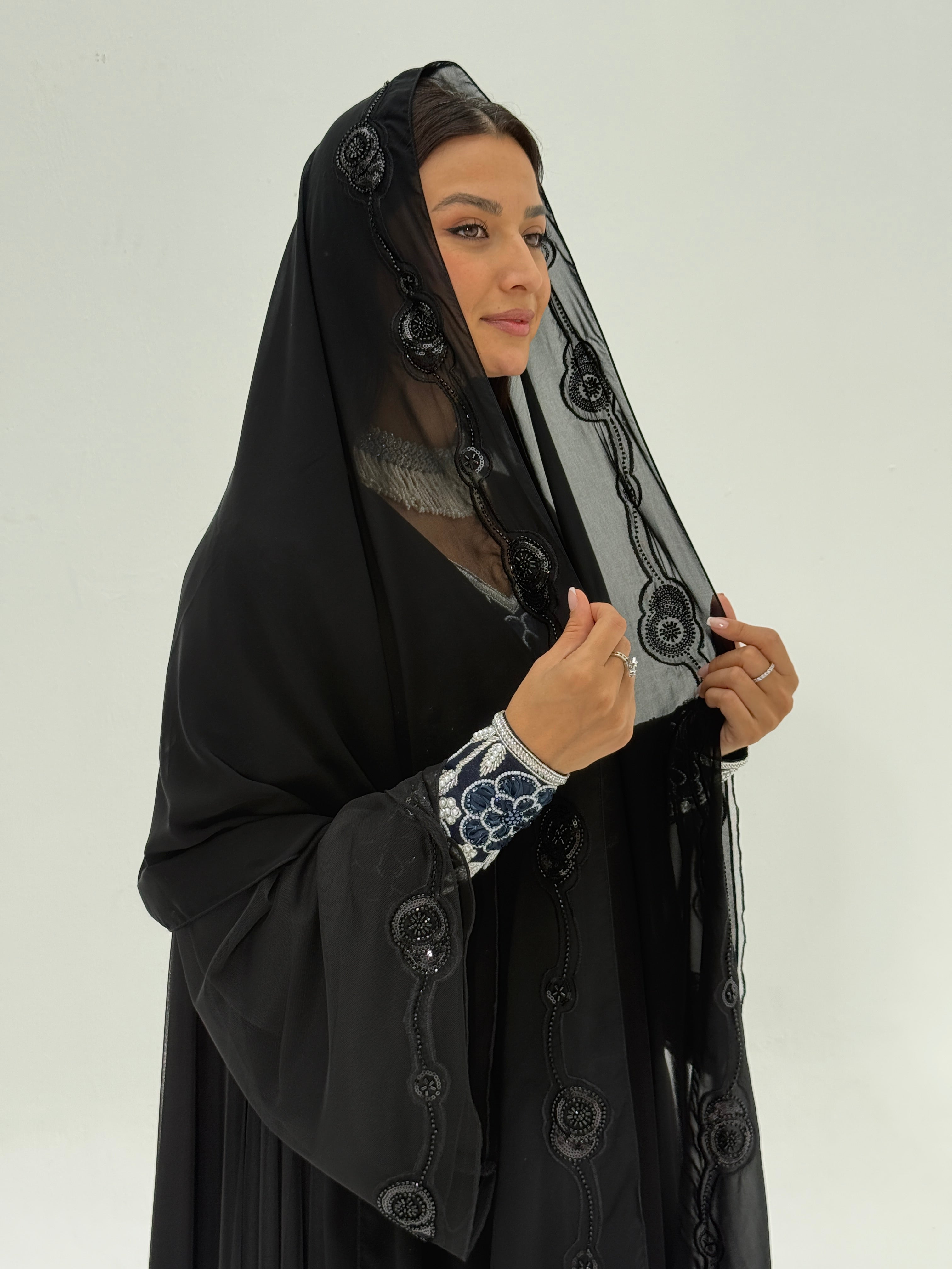 MARYAM ( Abaya with sheila )