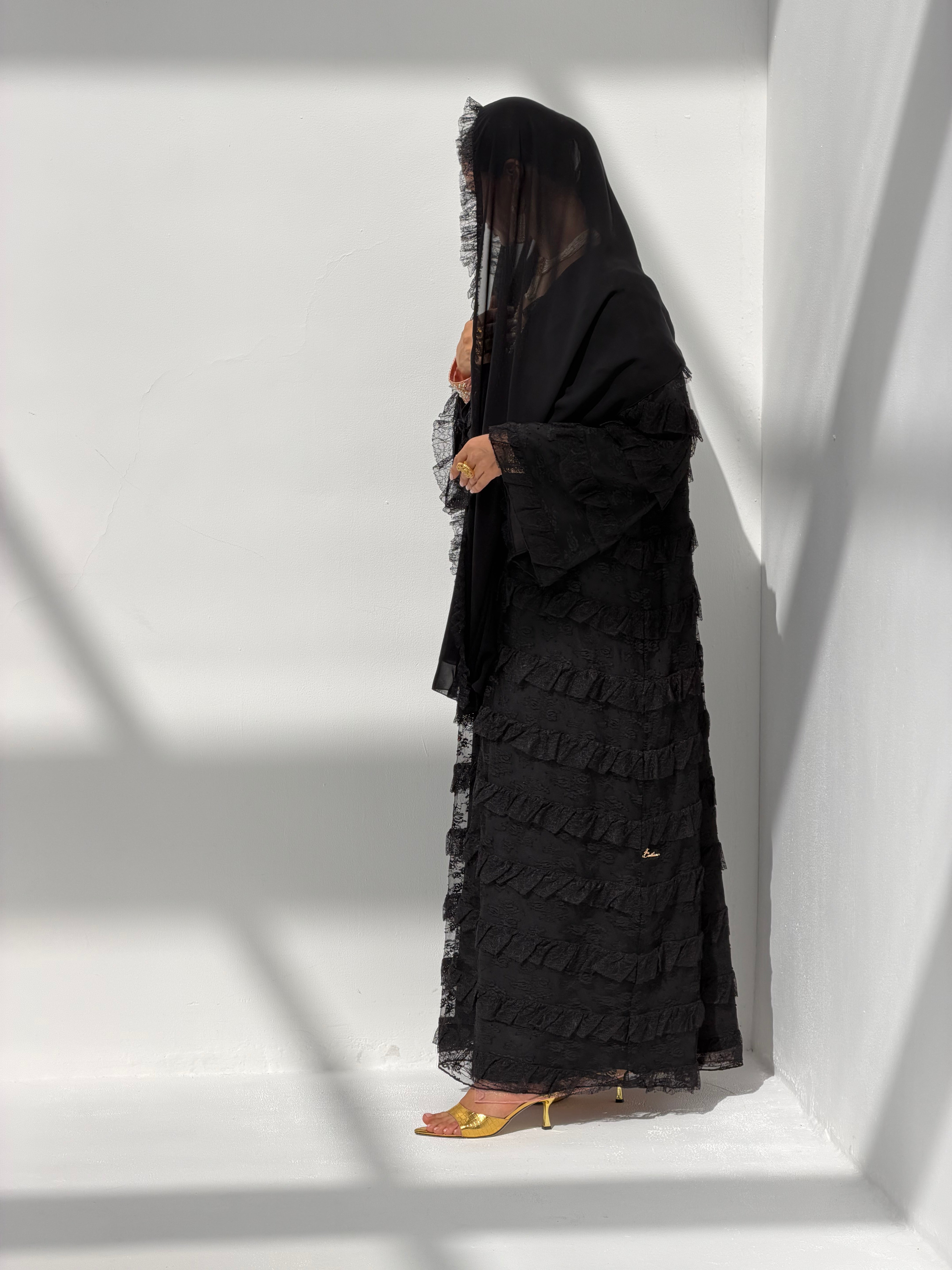 Tawoos ( Abaya with Sheila )