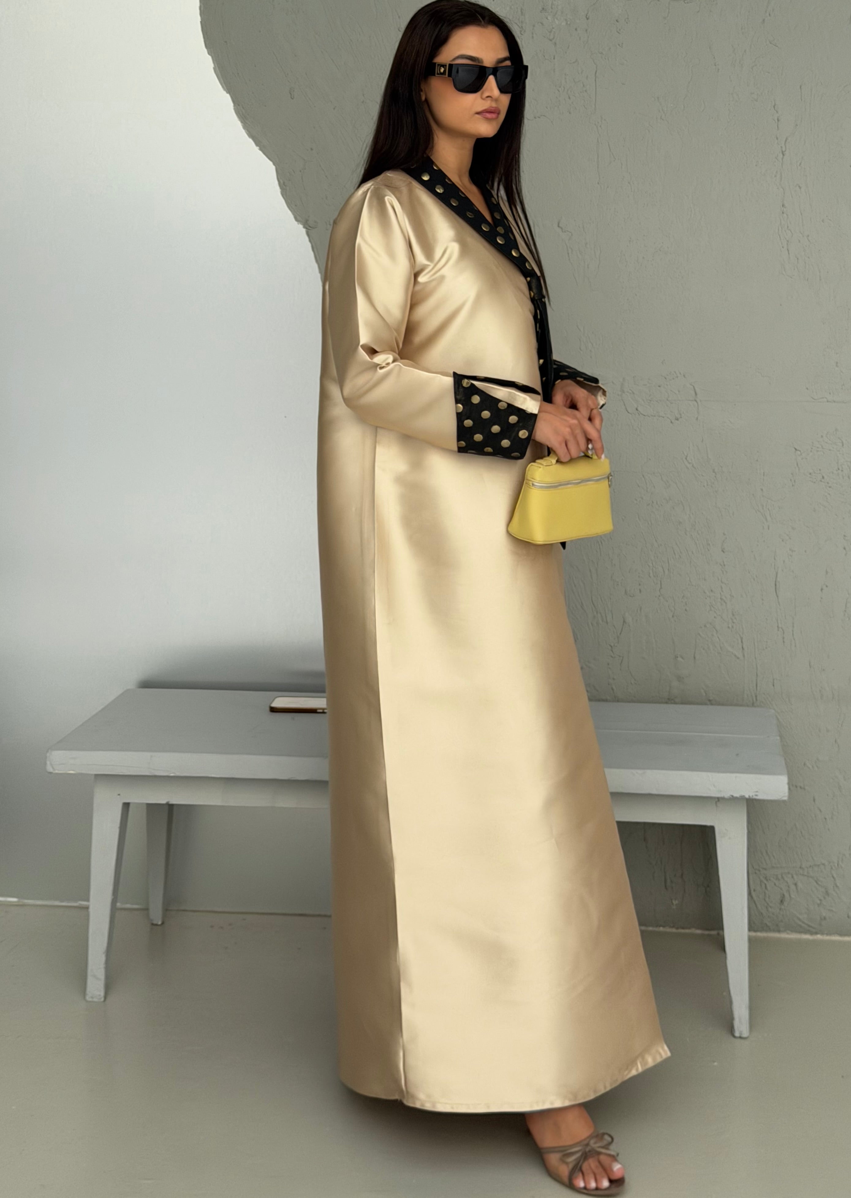 Dot de Luxe ( Abaya with Sheila )