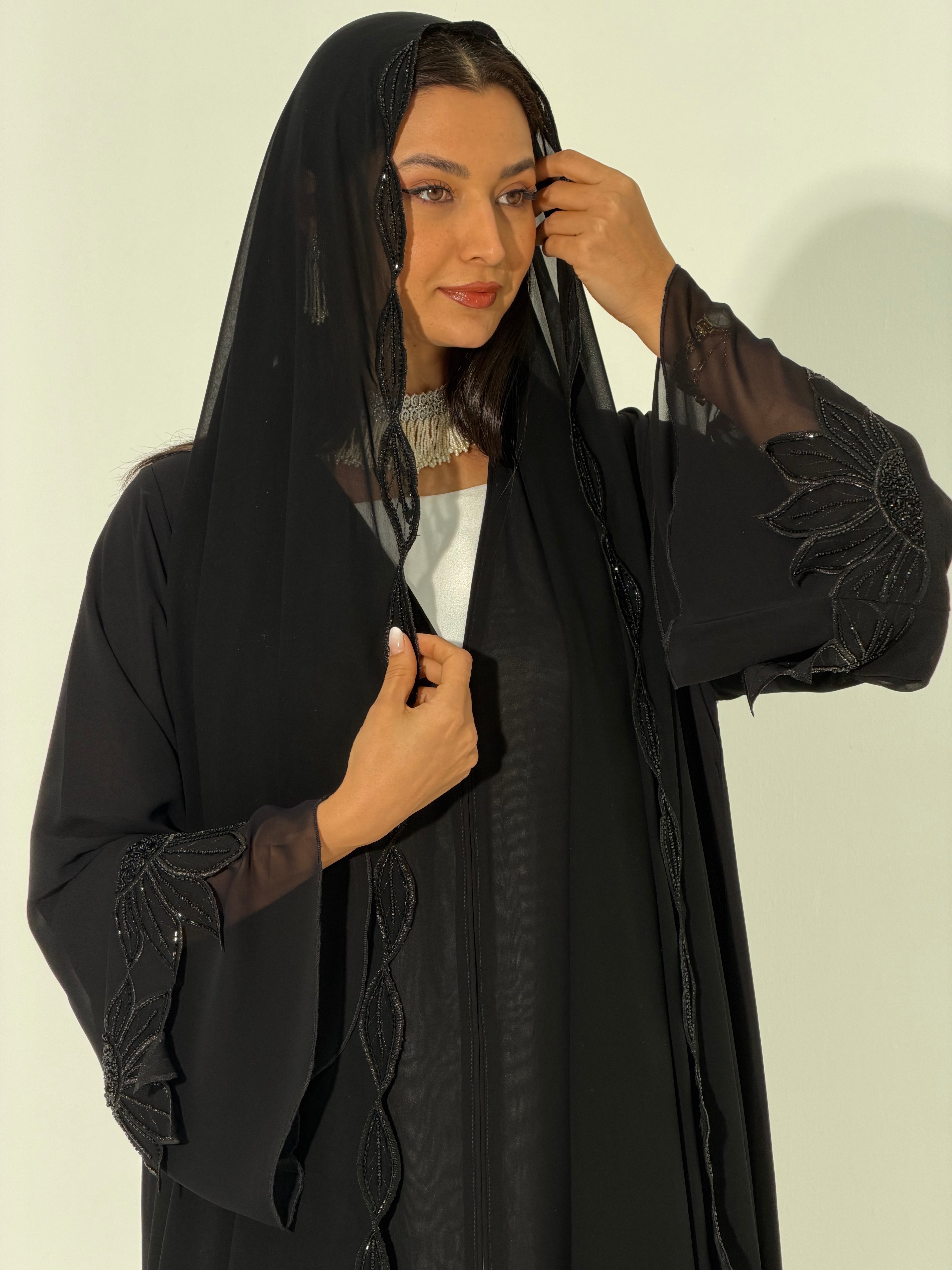 Zina ( Abaya with sheila )