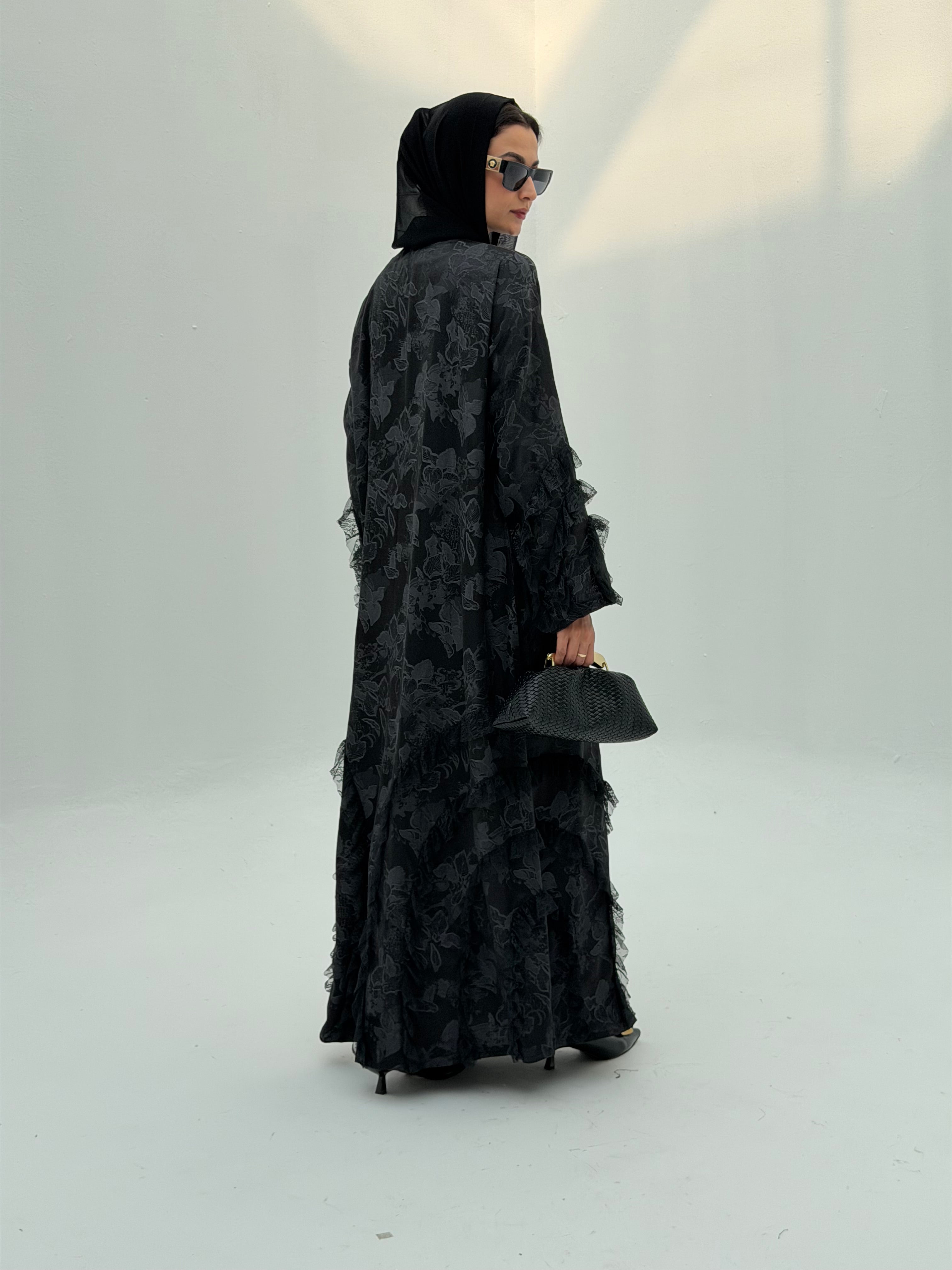 Shjoon ( Abaya with Sheila )