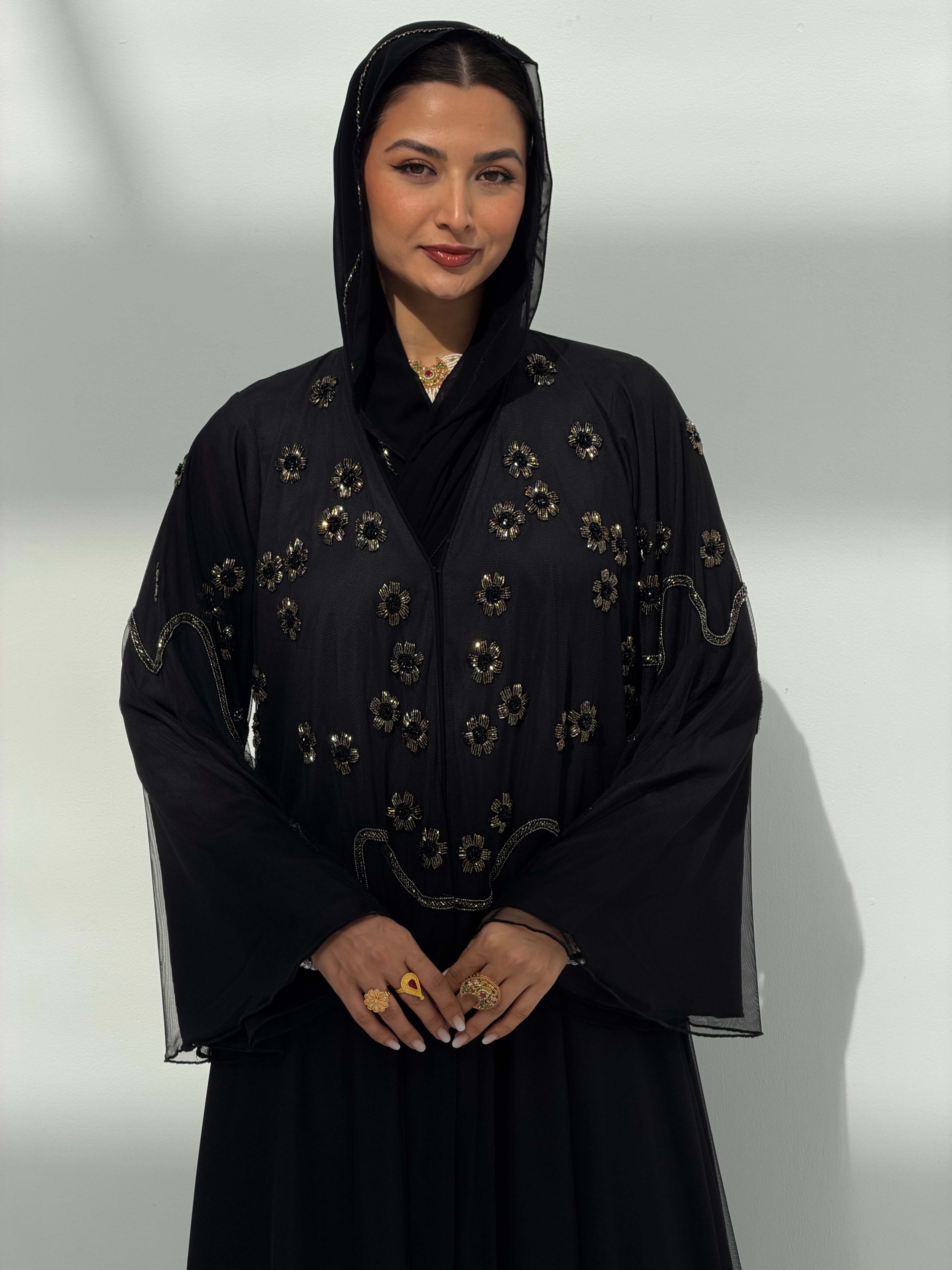 Anoud ( Abaya with sheila )