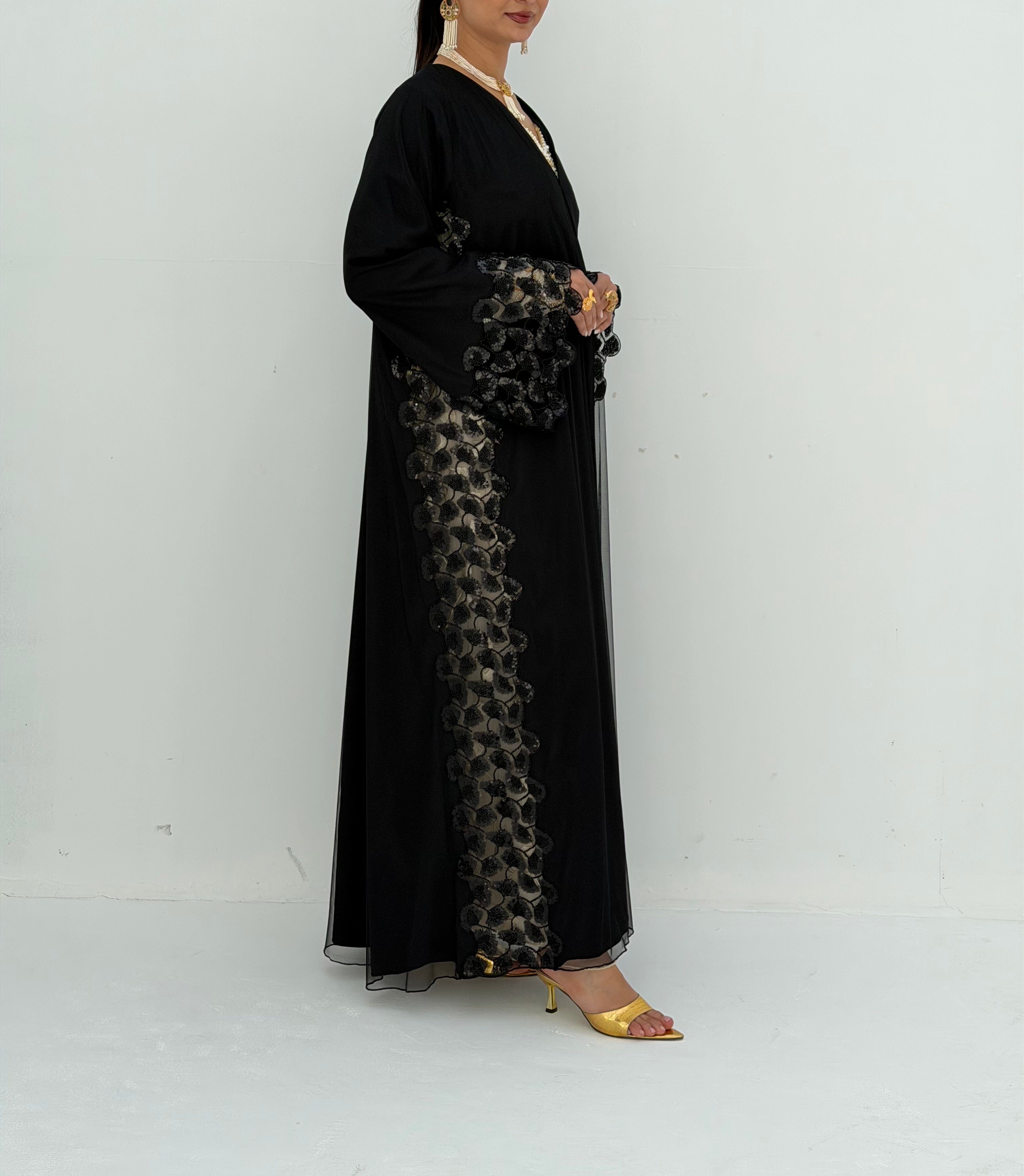 Jailan ( Abaya with Sheila )
