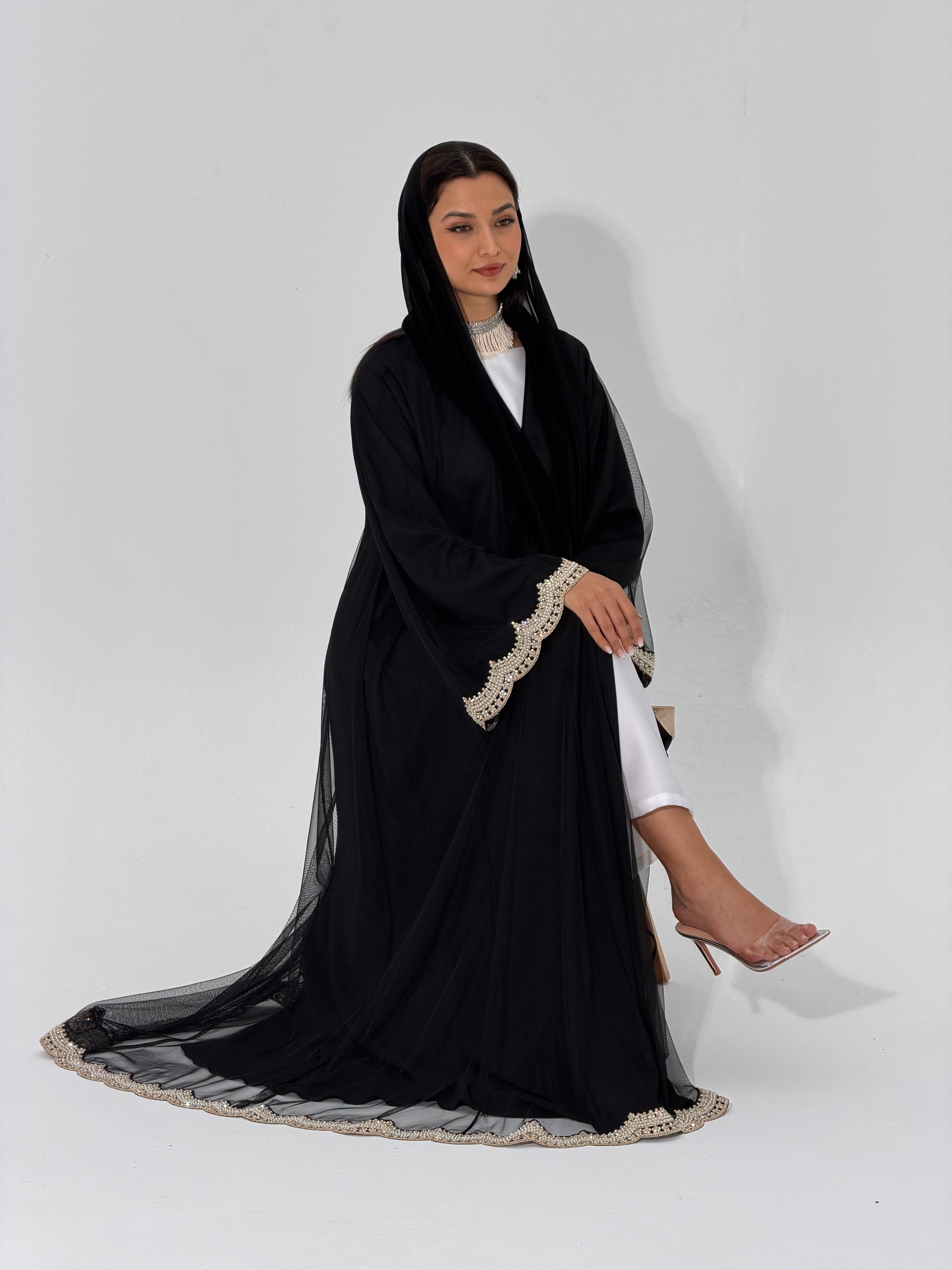 Zari ( Abaya with sheila )
