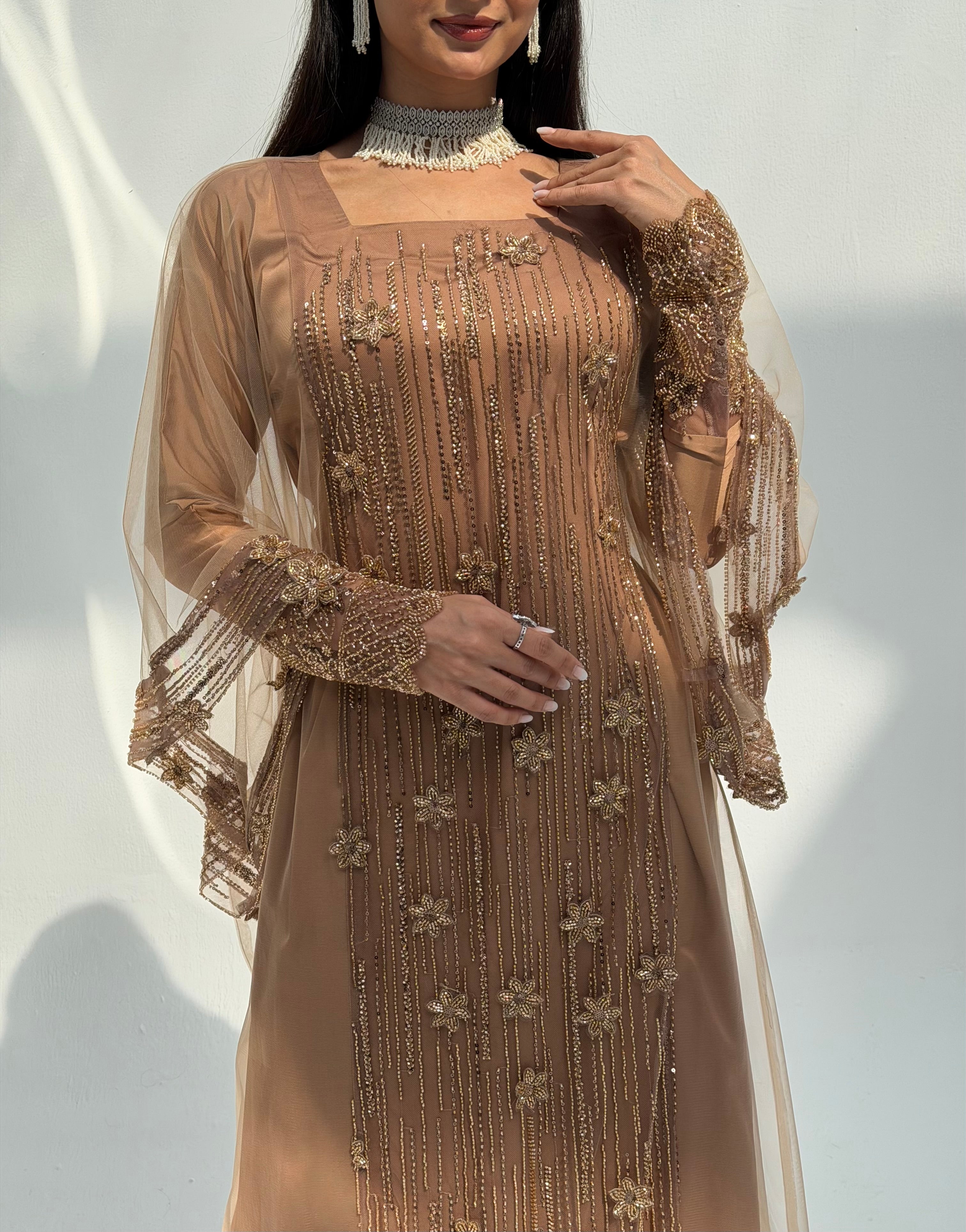 Latifa ( Thob Emarati )