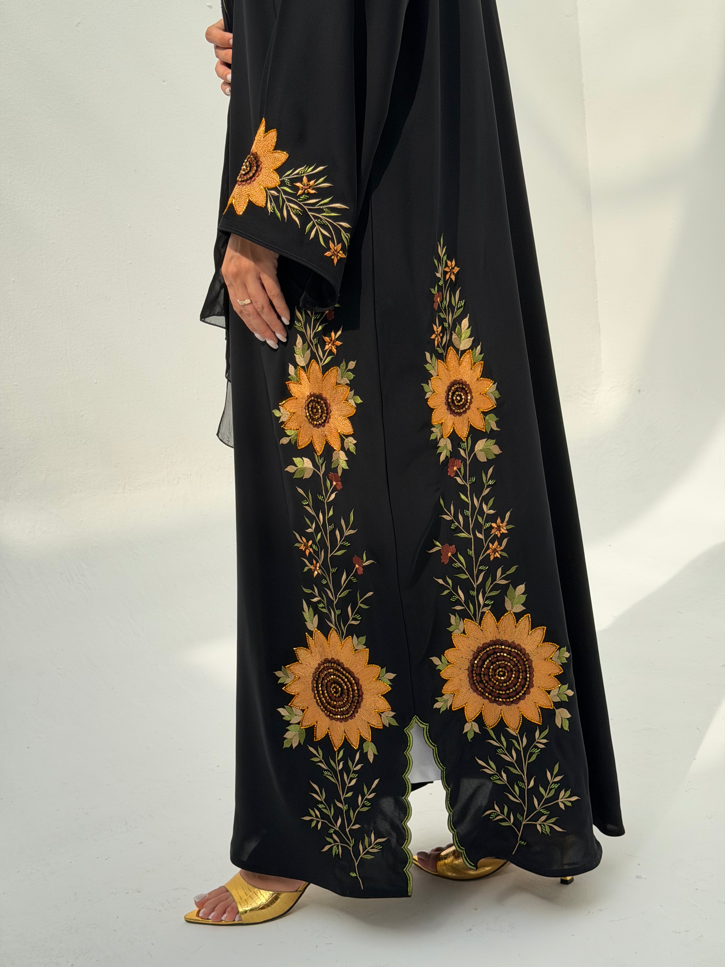 Sun Flower 🌻 ( Abaya with Sheila )
