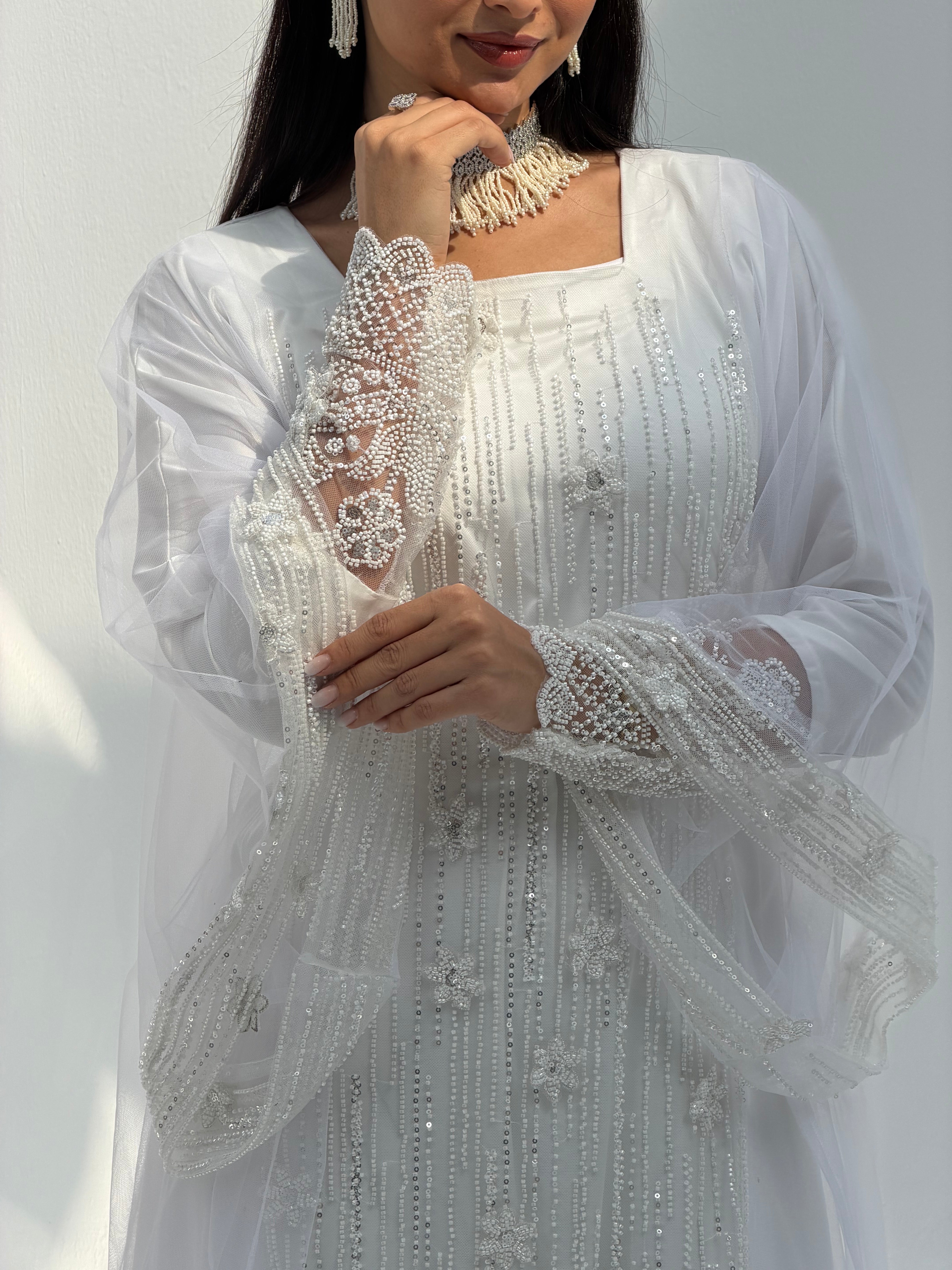 Latifa ( Thob Emarati )