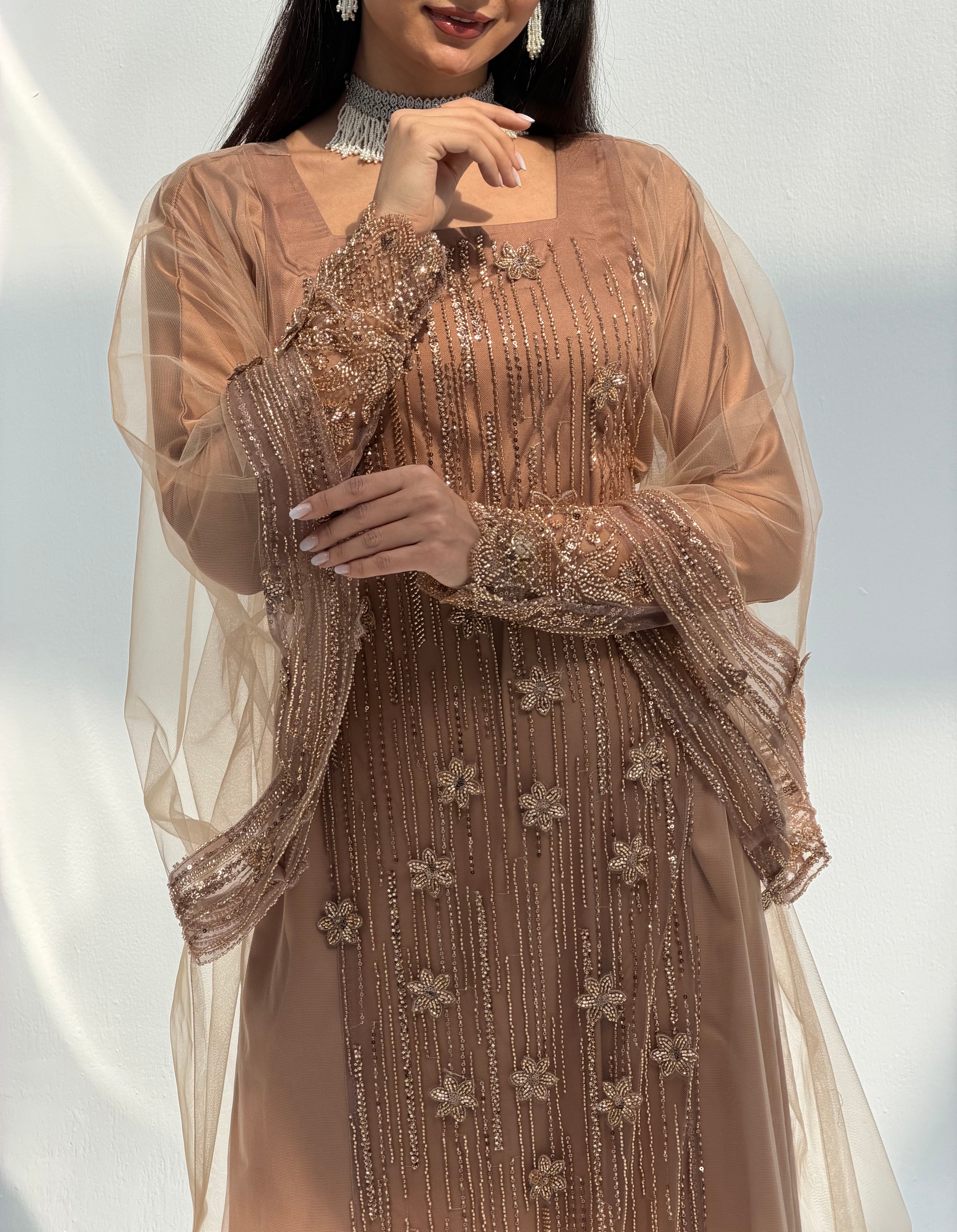 Latifa ( Thob Emarati )