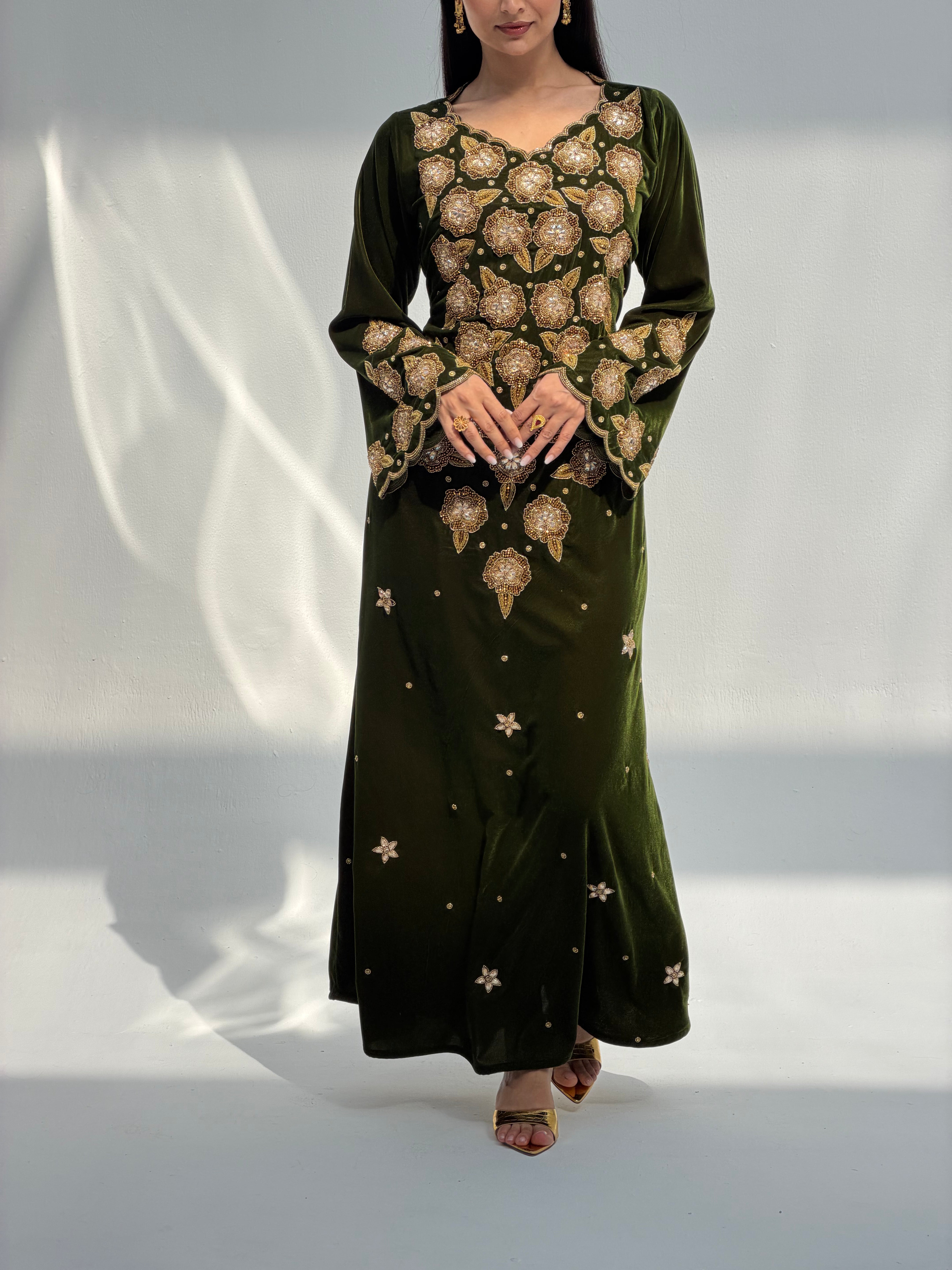 Mitha ( Velvet Dress With Bisht Tule & Tule Sheila )