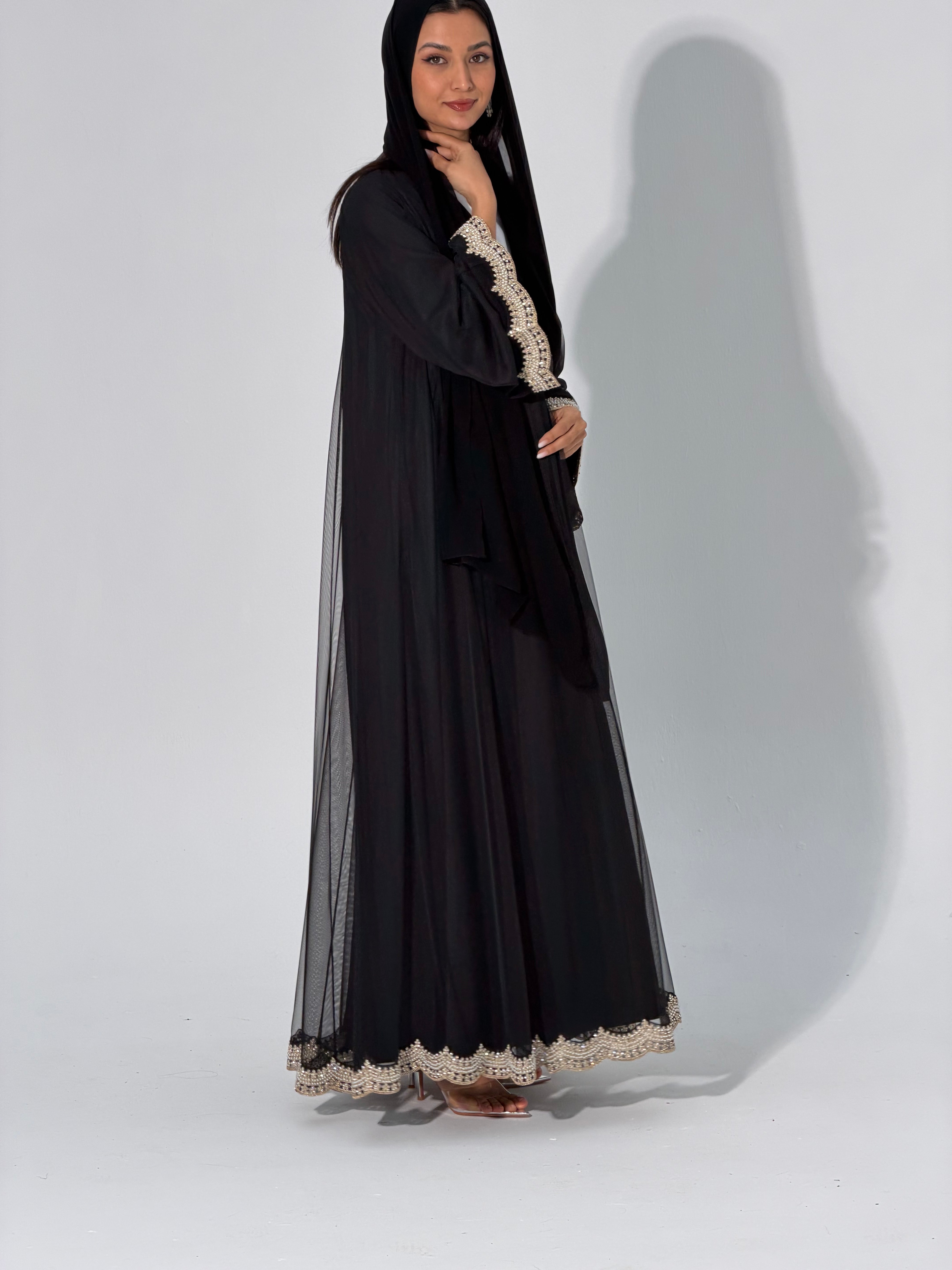 Zari ( Abaya with sheila )