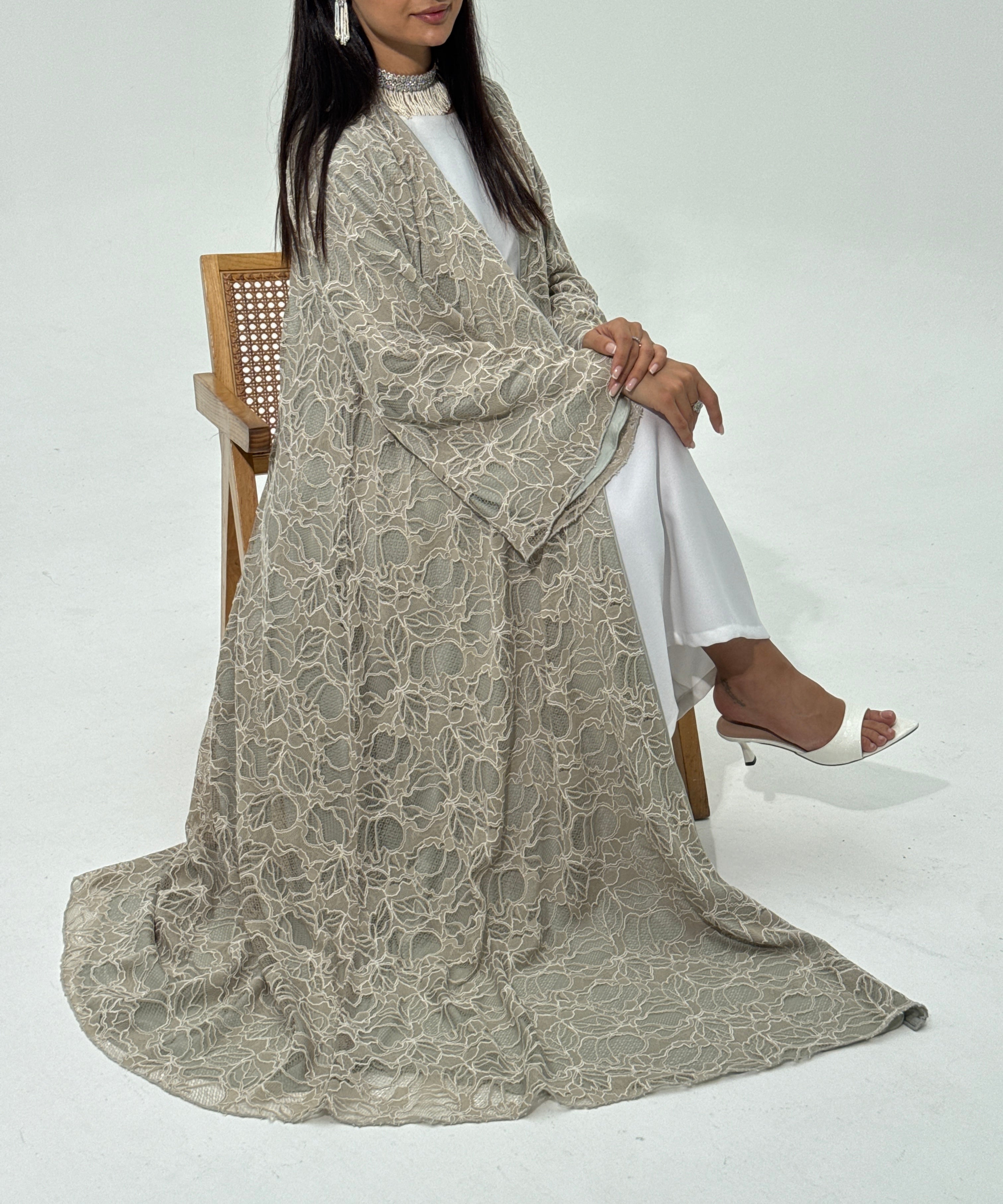 Hooriya ( Abaya with sheila )