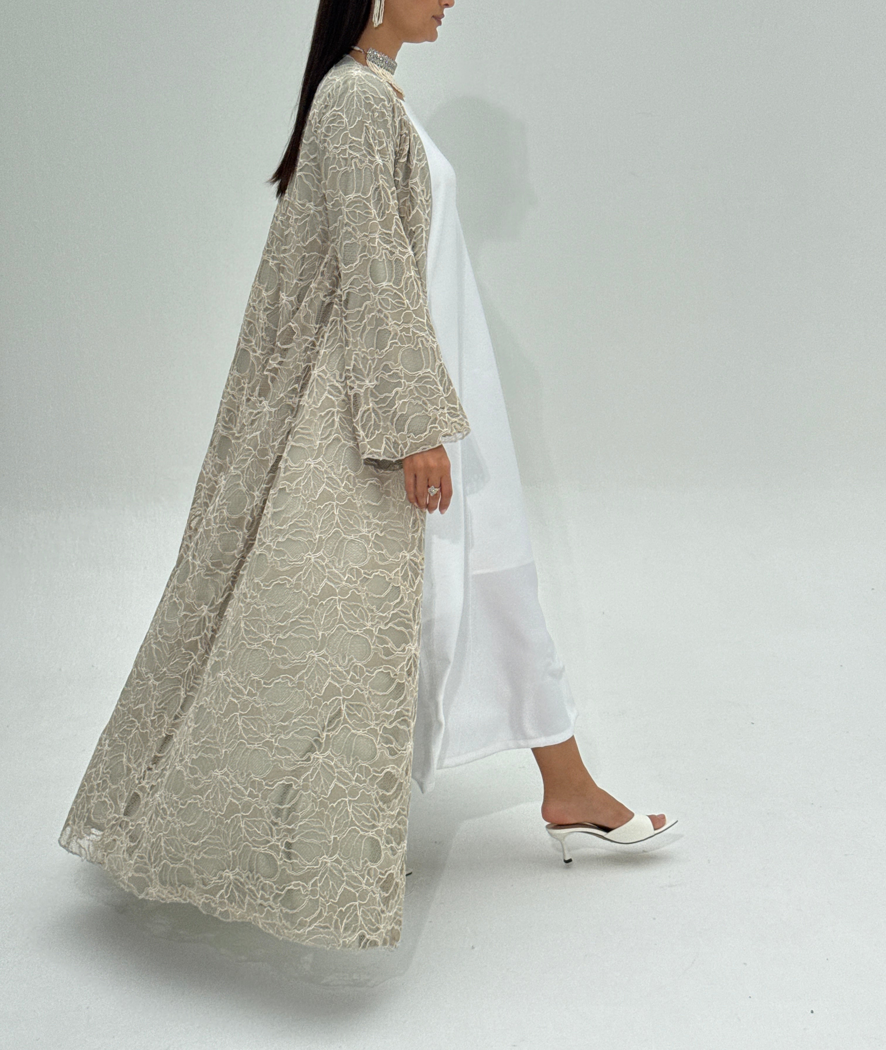 Hooriya ( Abaya with sheila )