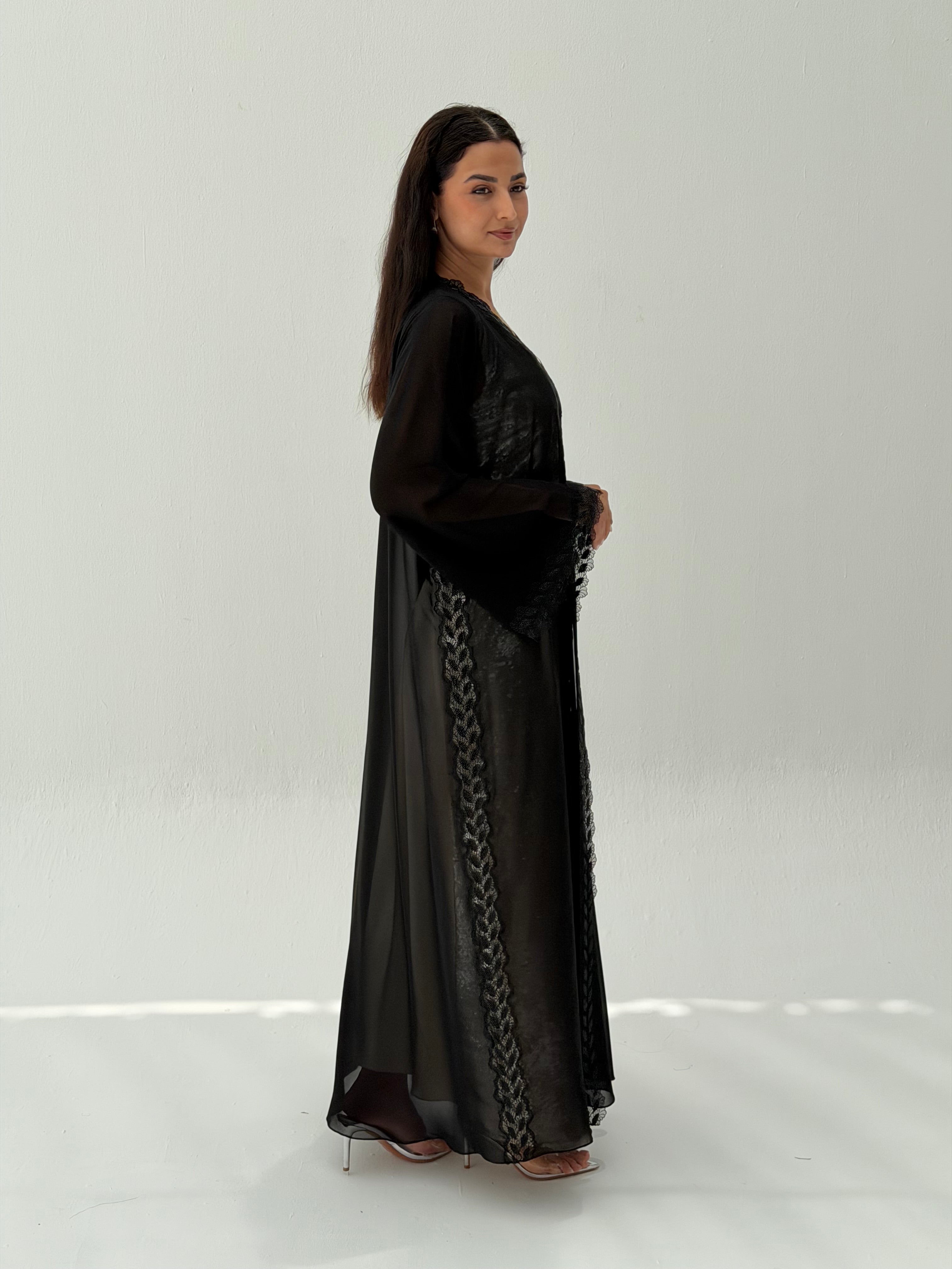 Deem ( Abaya with sheila )