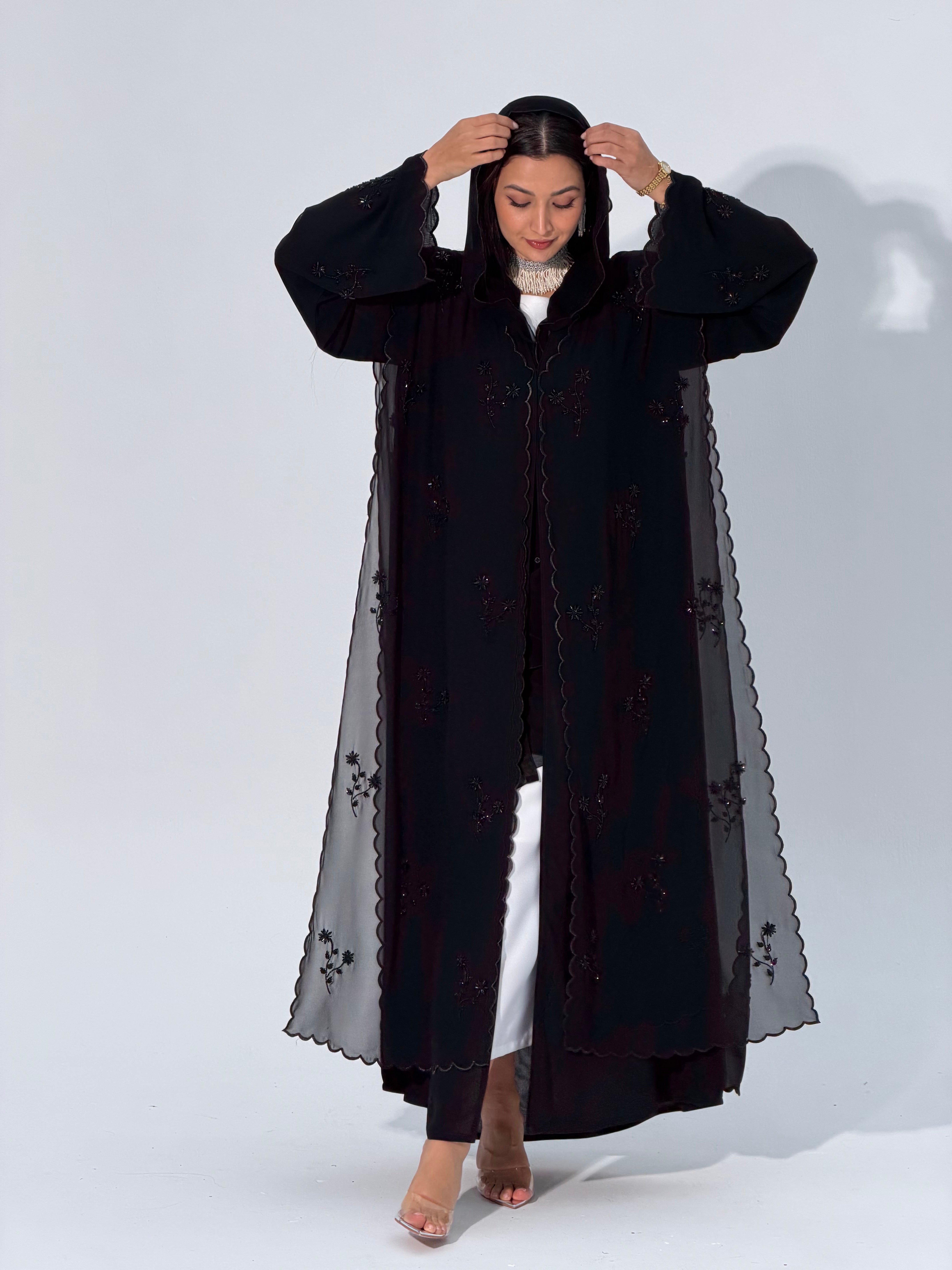 Soozi ( Abaya with sheila )