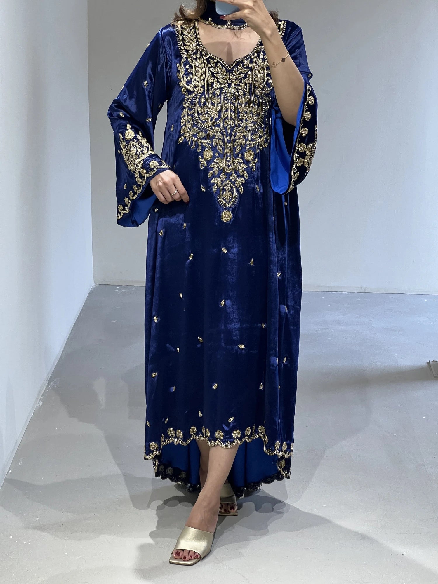 390 - Contessa Collection