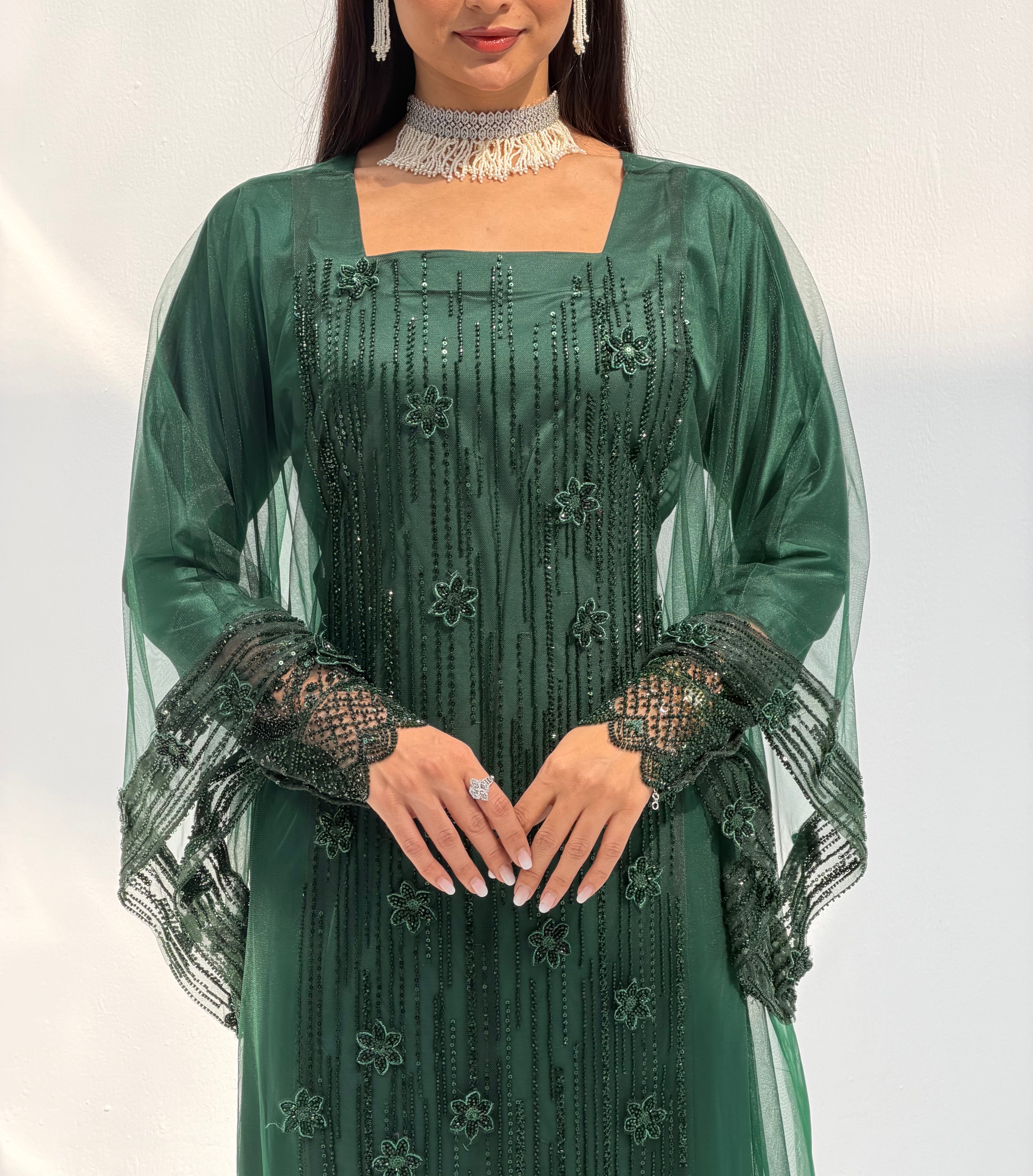 Latifa ( Thob Emarati )