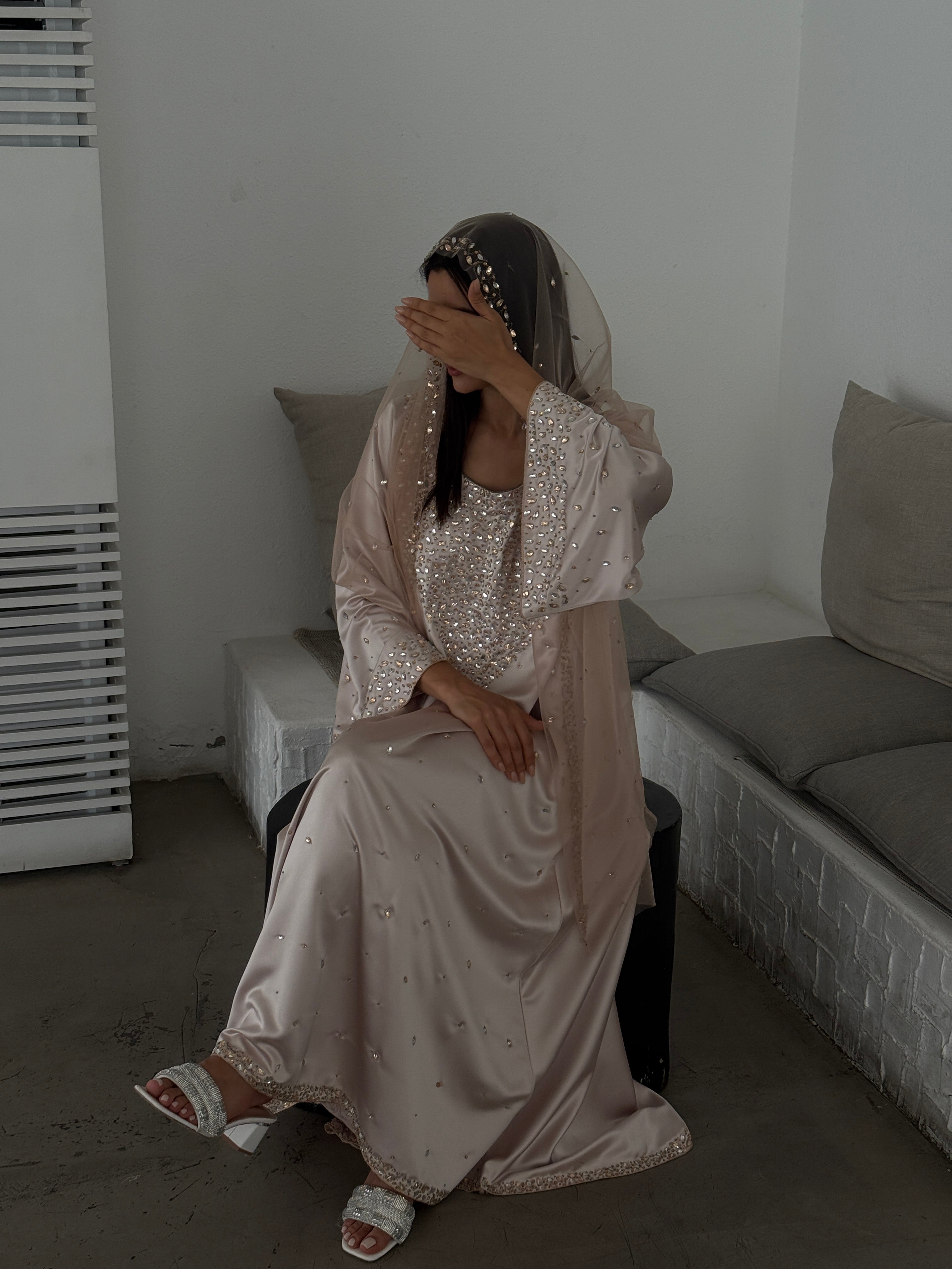 401 - Contessa Collection