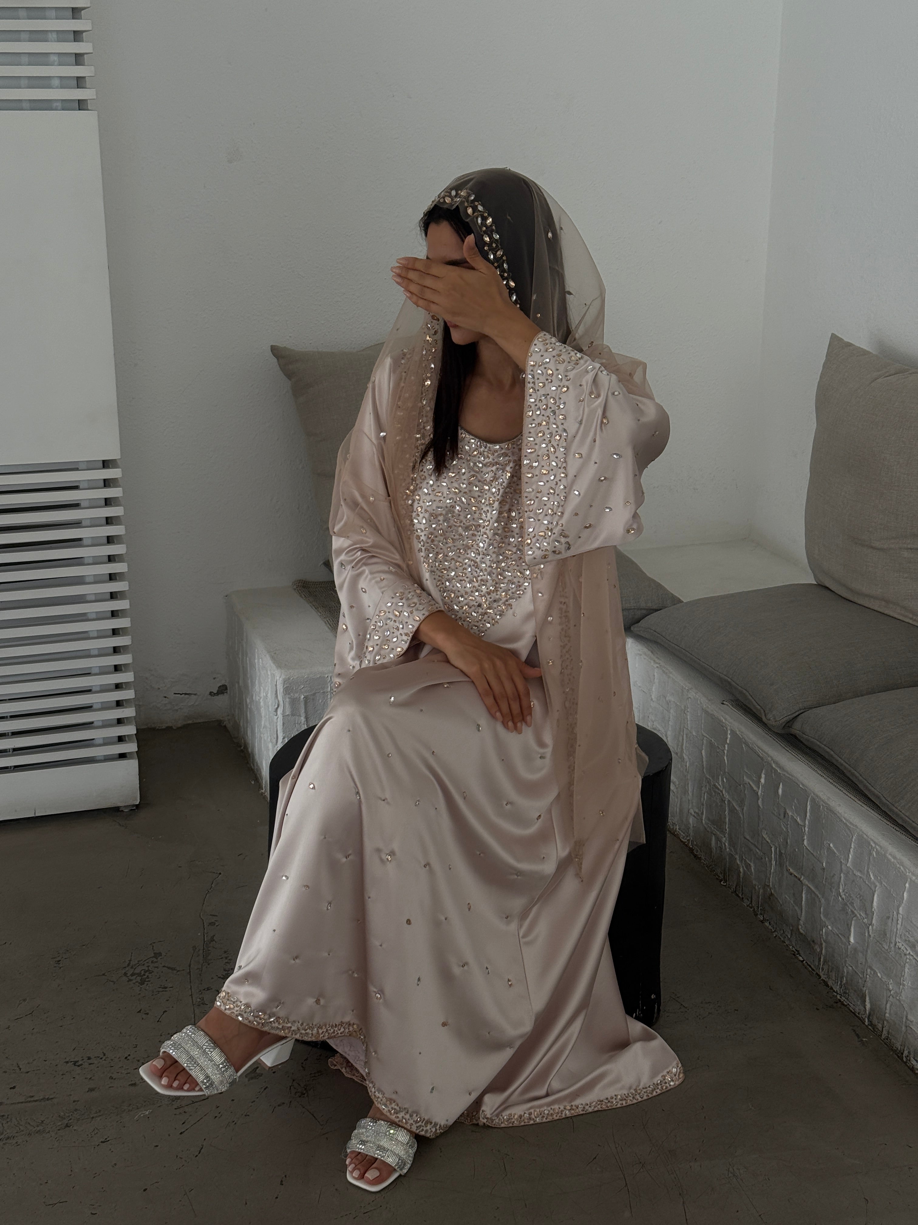 401 - Contessa Collection