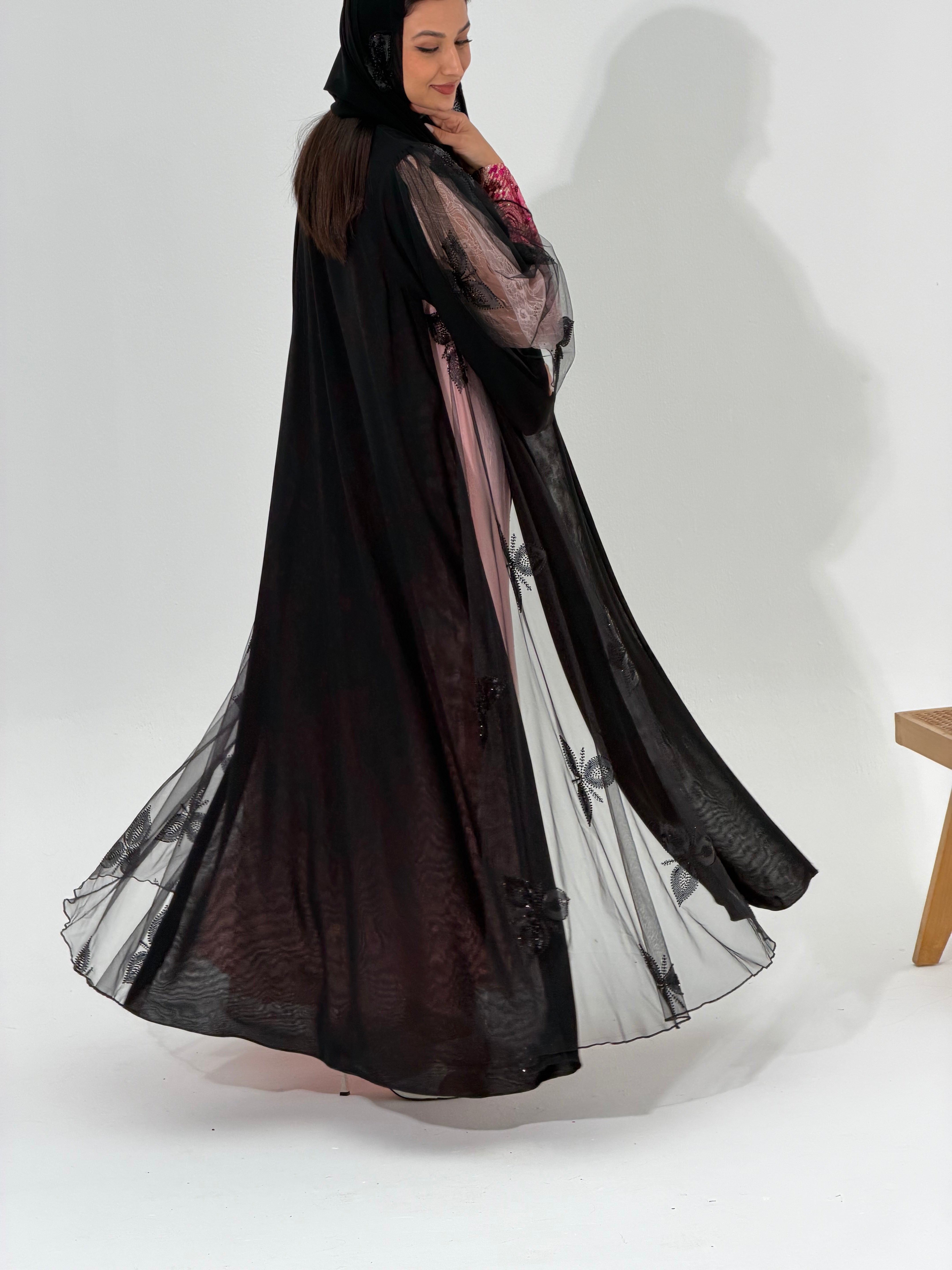 Dell ( Abaya with sheila )