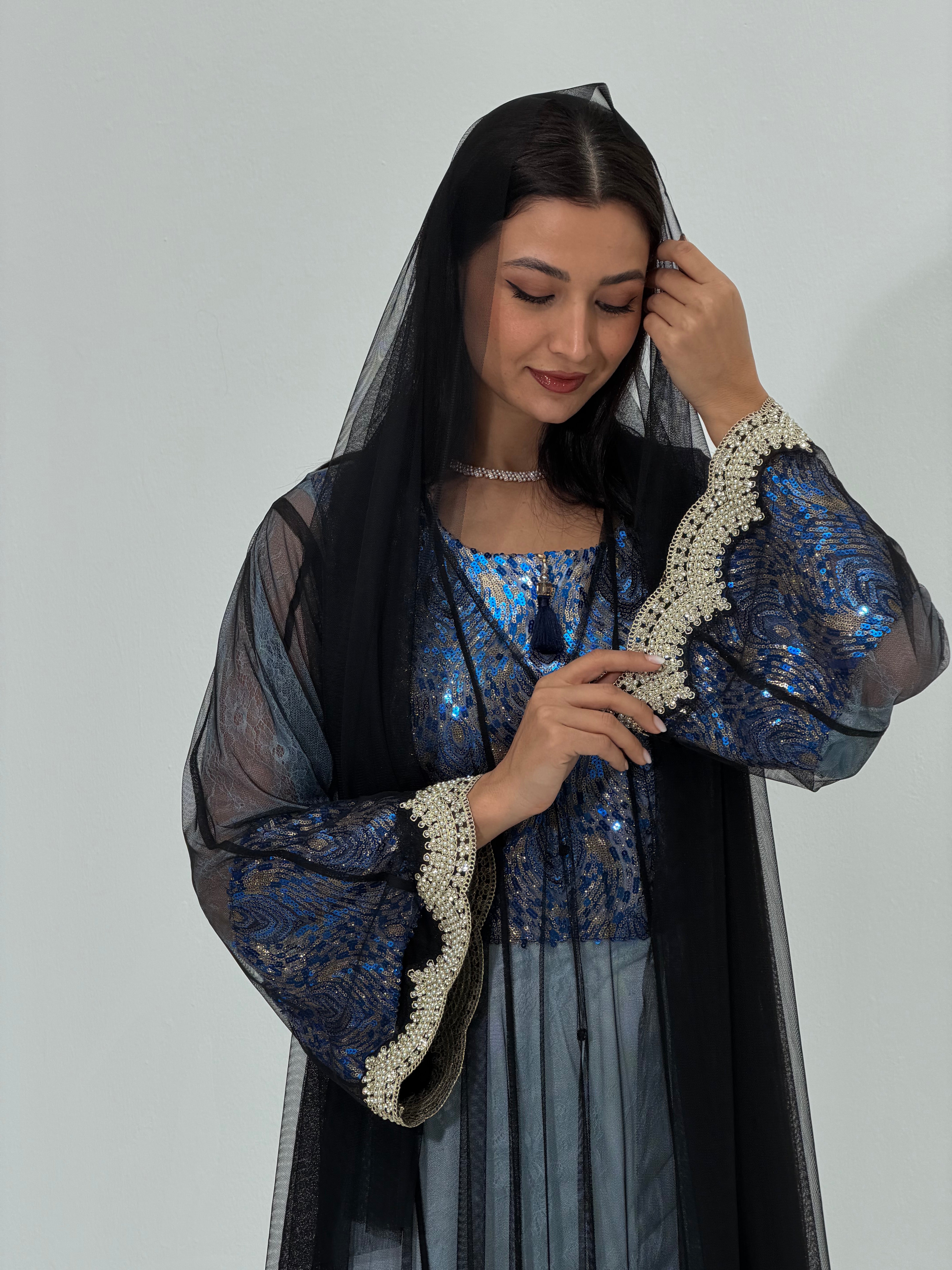 Zari ( Abaya with sheila )