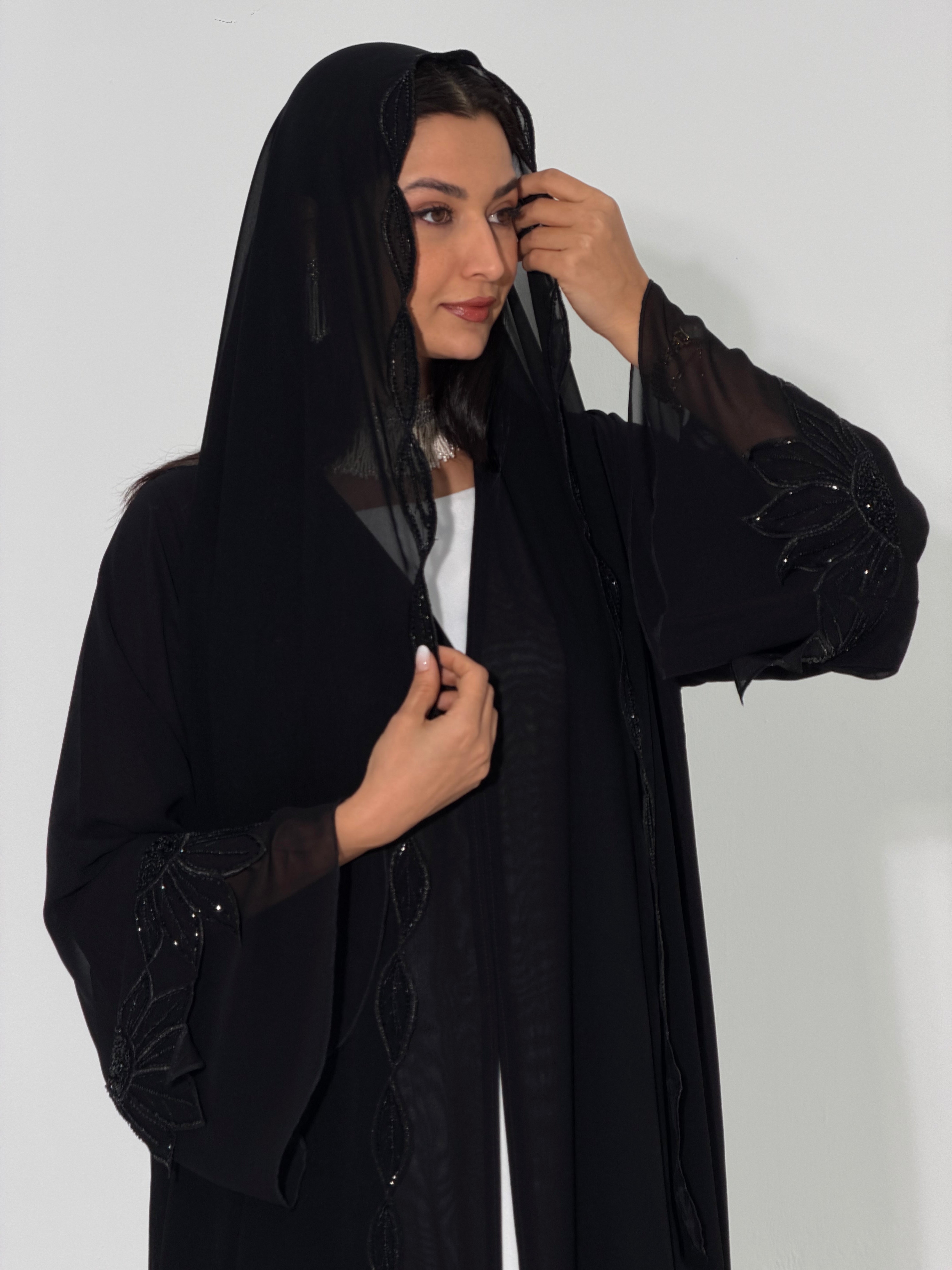 Zina ( Abaya with sheila )