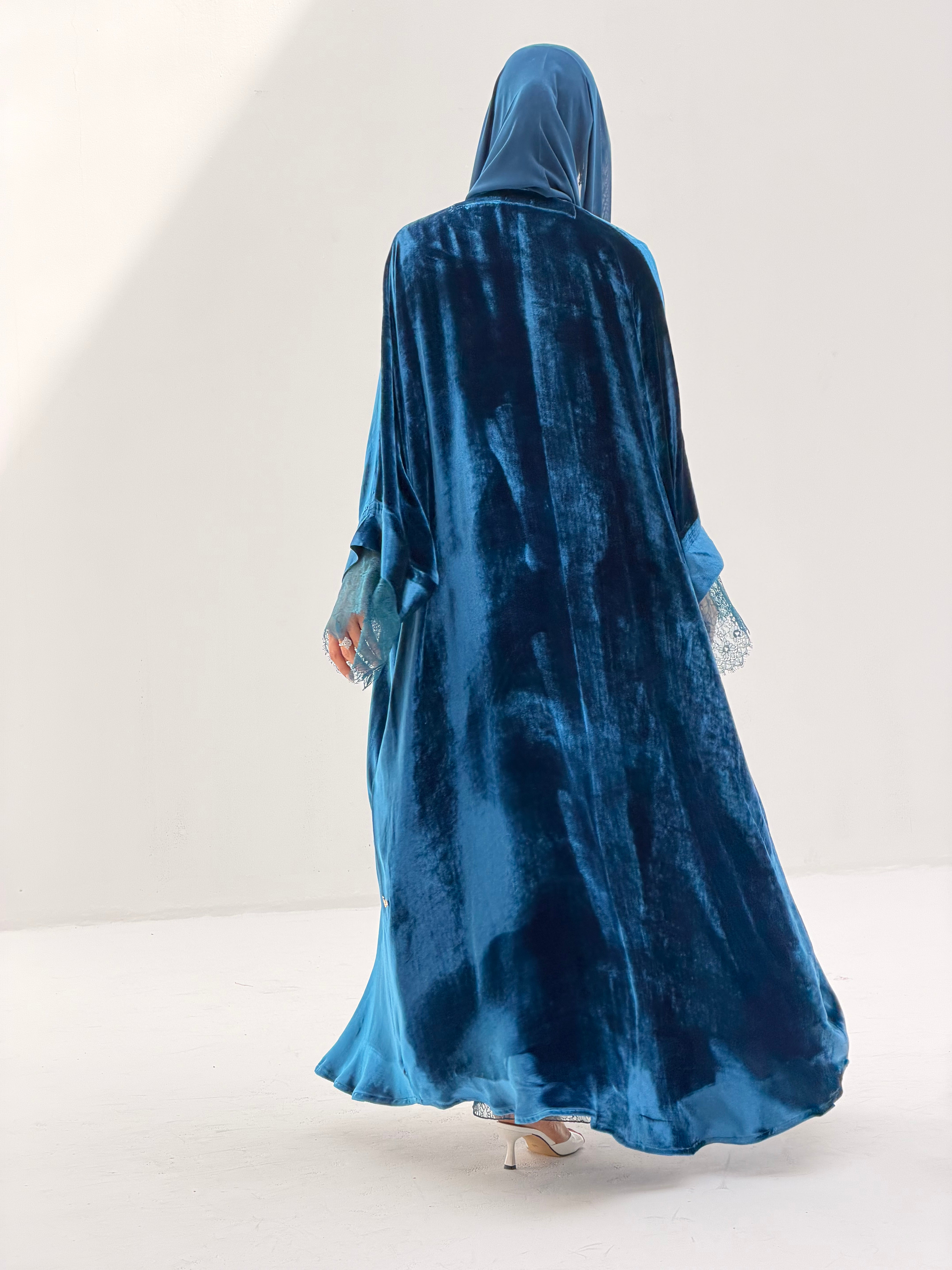 Romance ( Bisht Velvet Abaya with Inner Dantil Dress & Sheila )