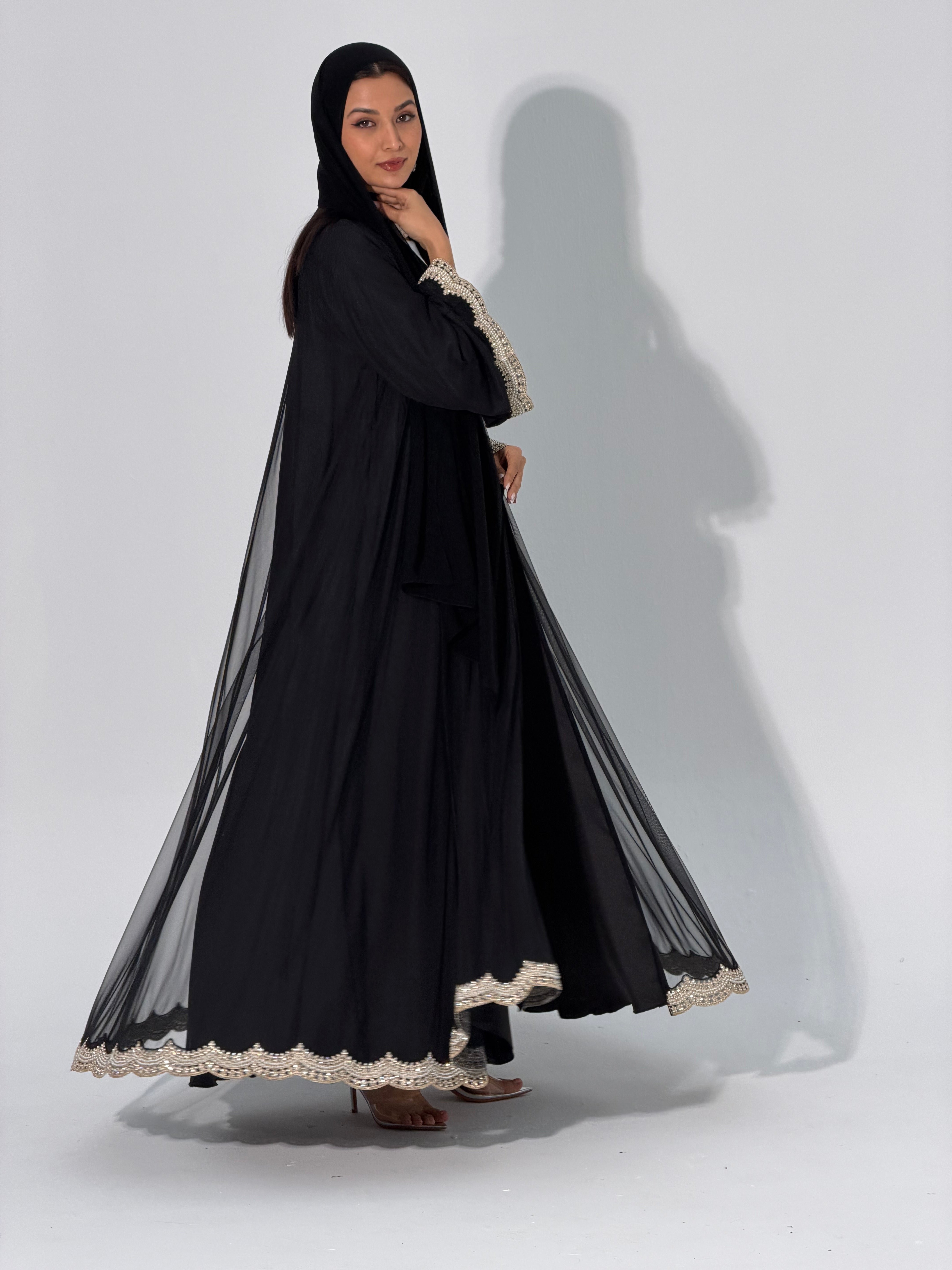 Zari ( Abaya with sheila )