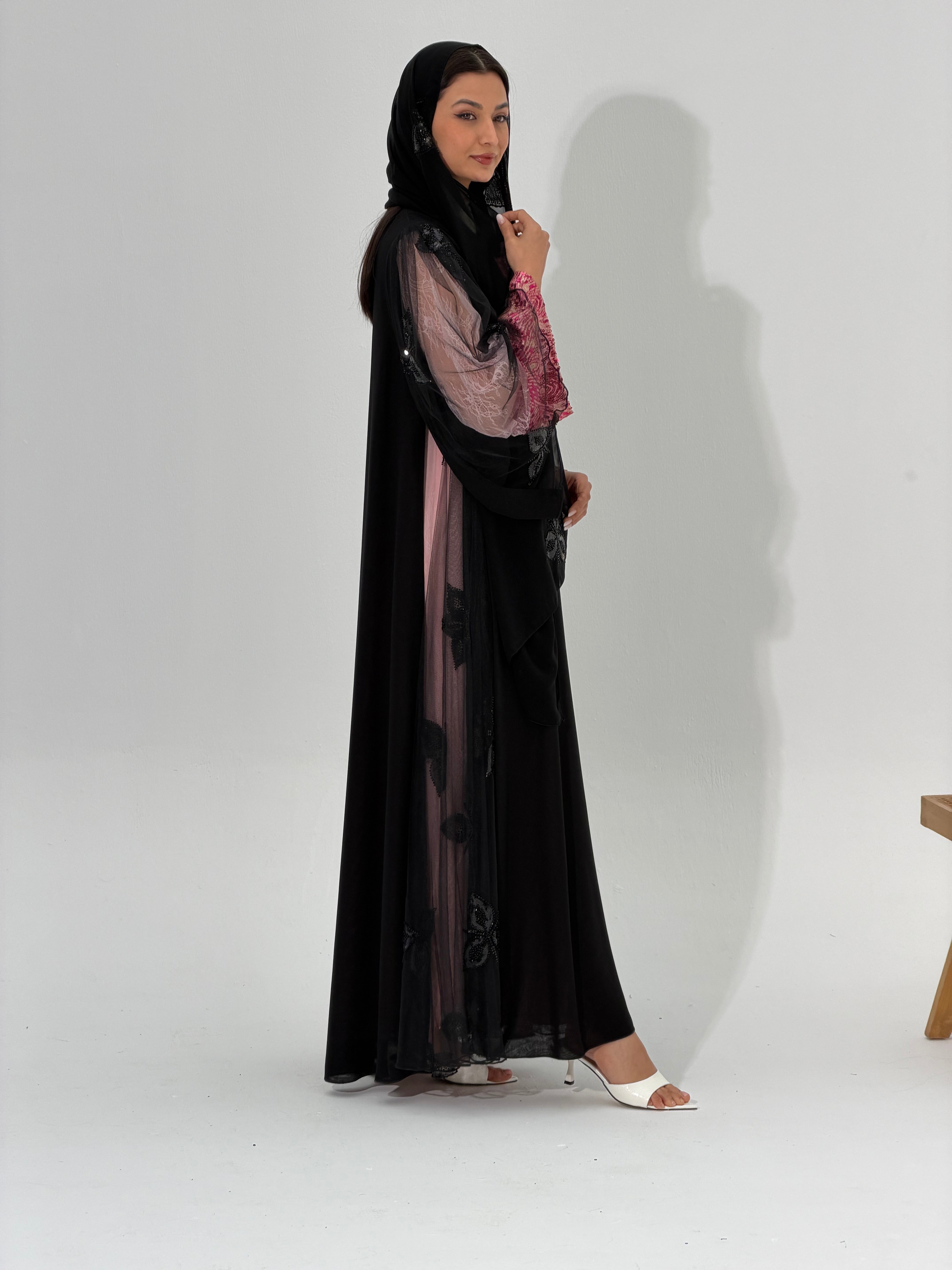 Dell ( Abaya with sheila )