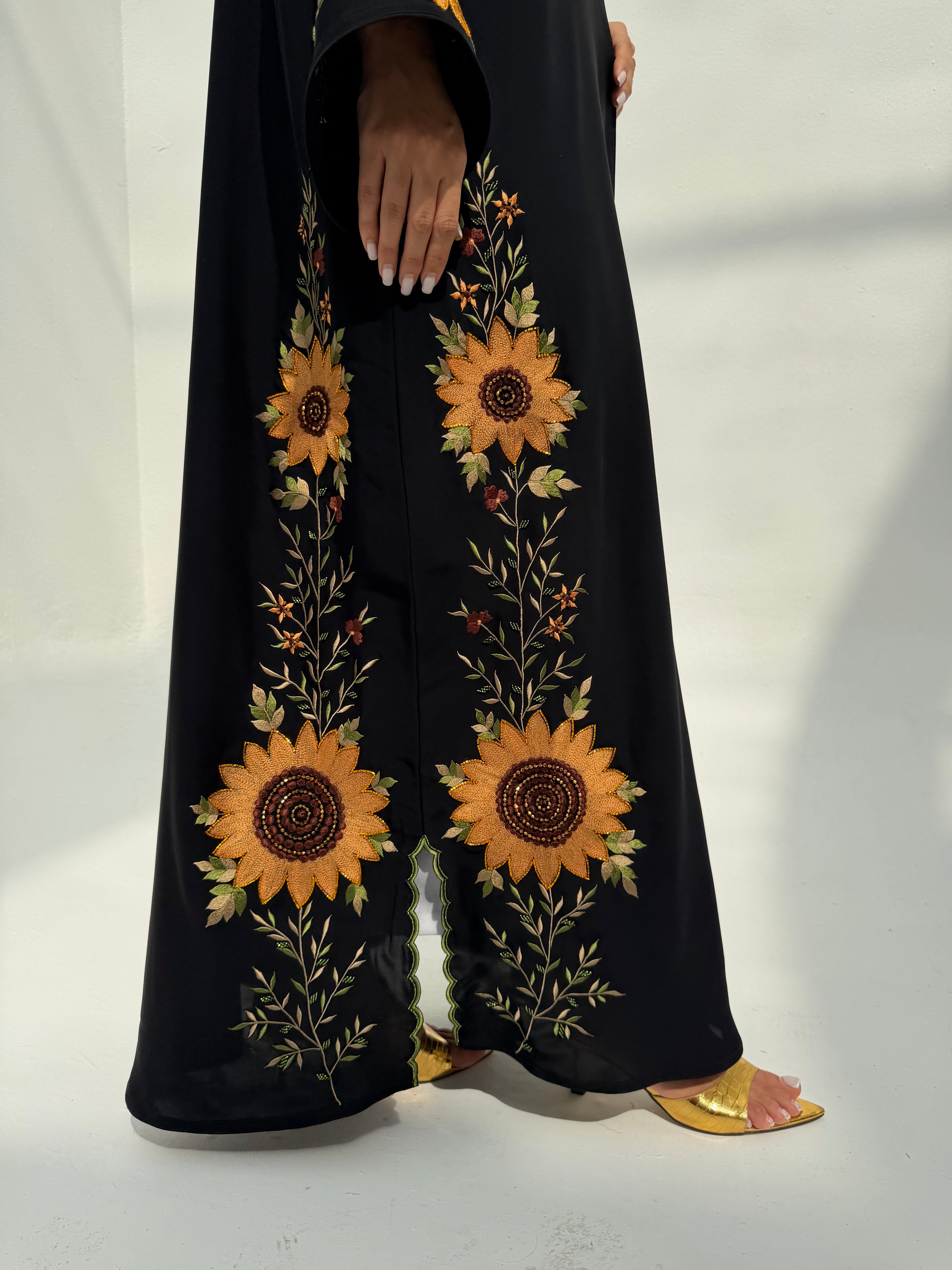 Sun Flower 🌻 ( Abaya with Sheila )