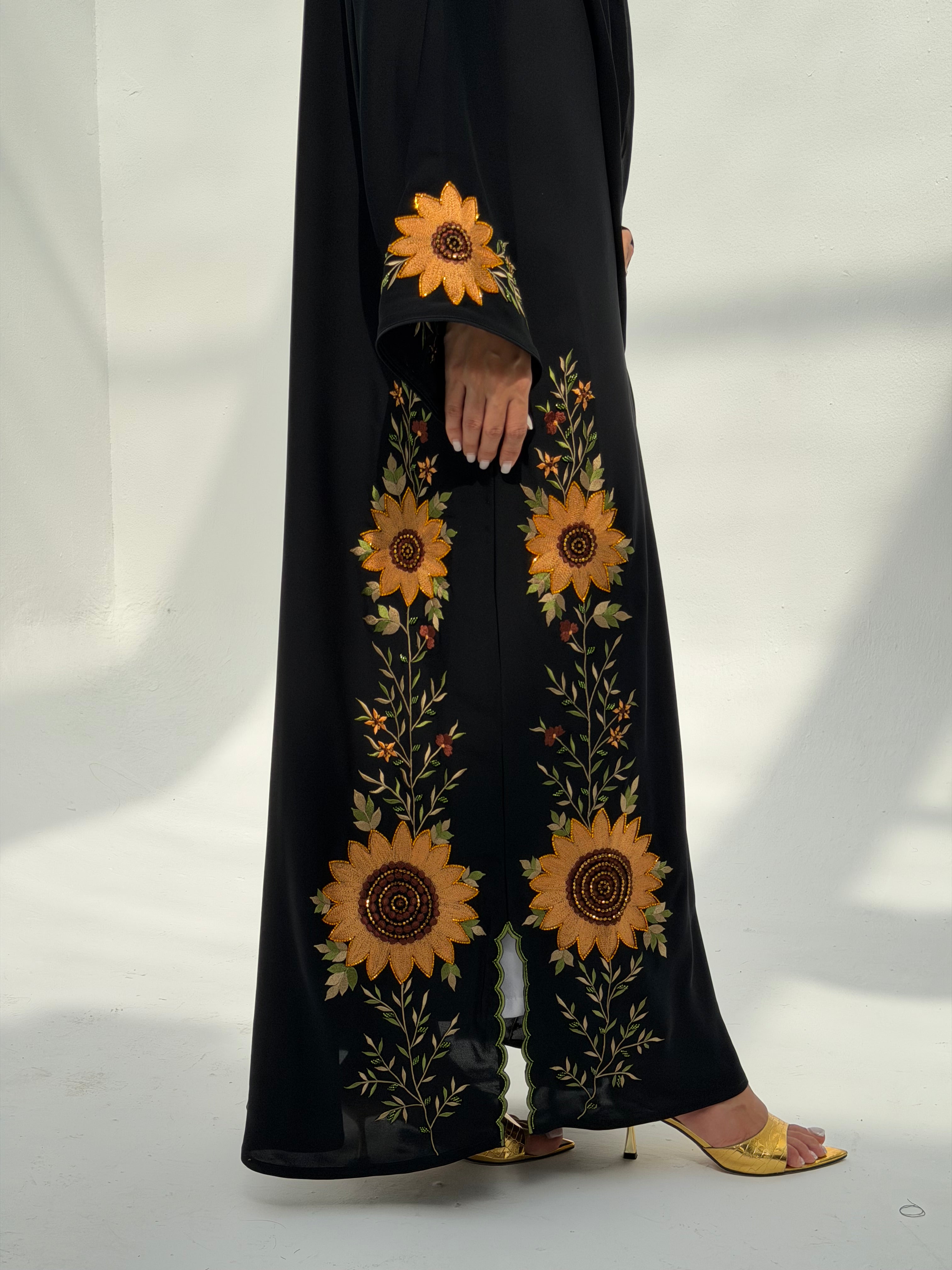 Sun Flower 🌻 ( Abaya with Sheila )