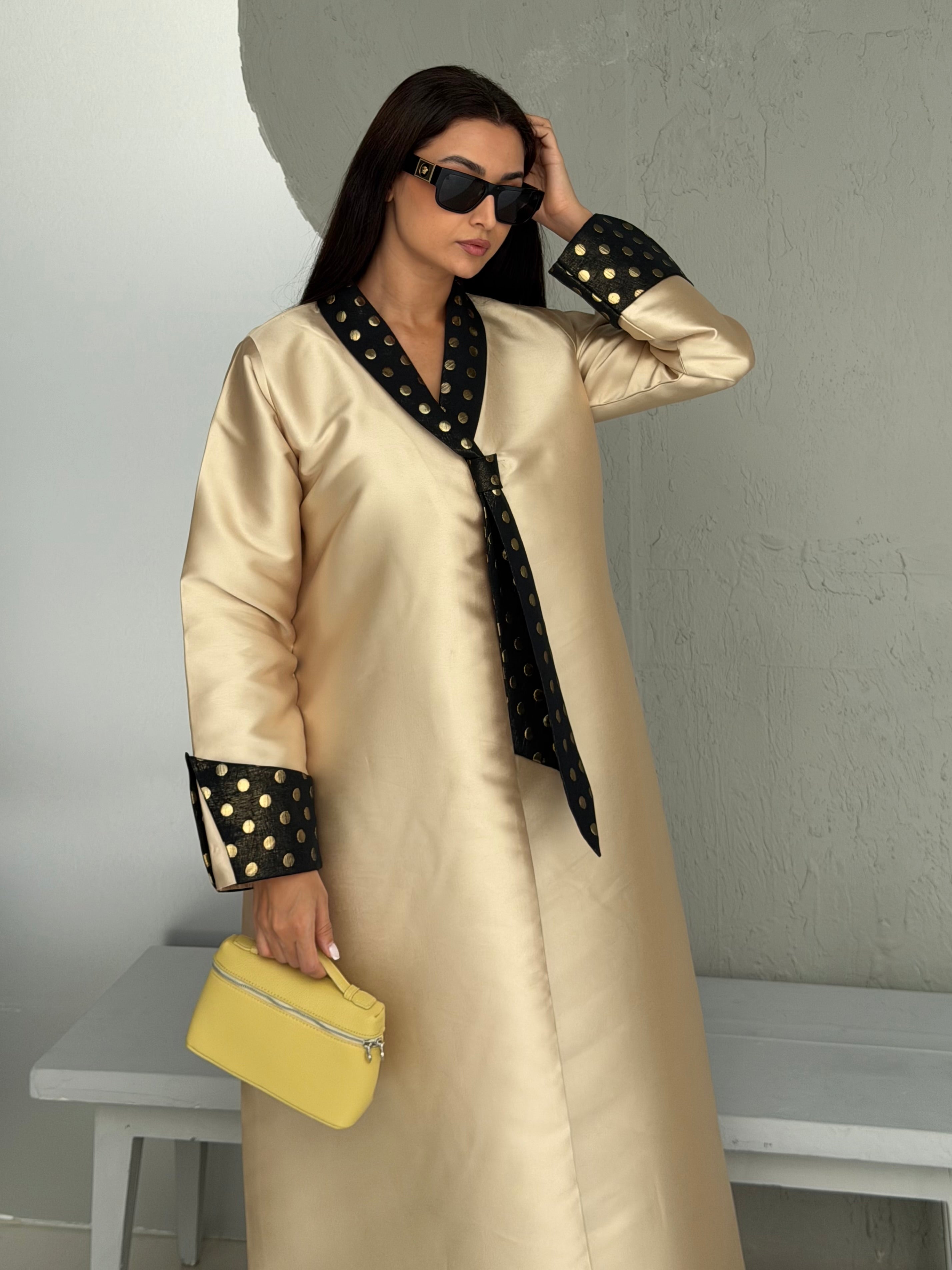 Dot de Luxe ( Abaya with Sheila )