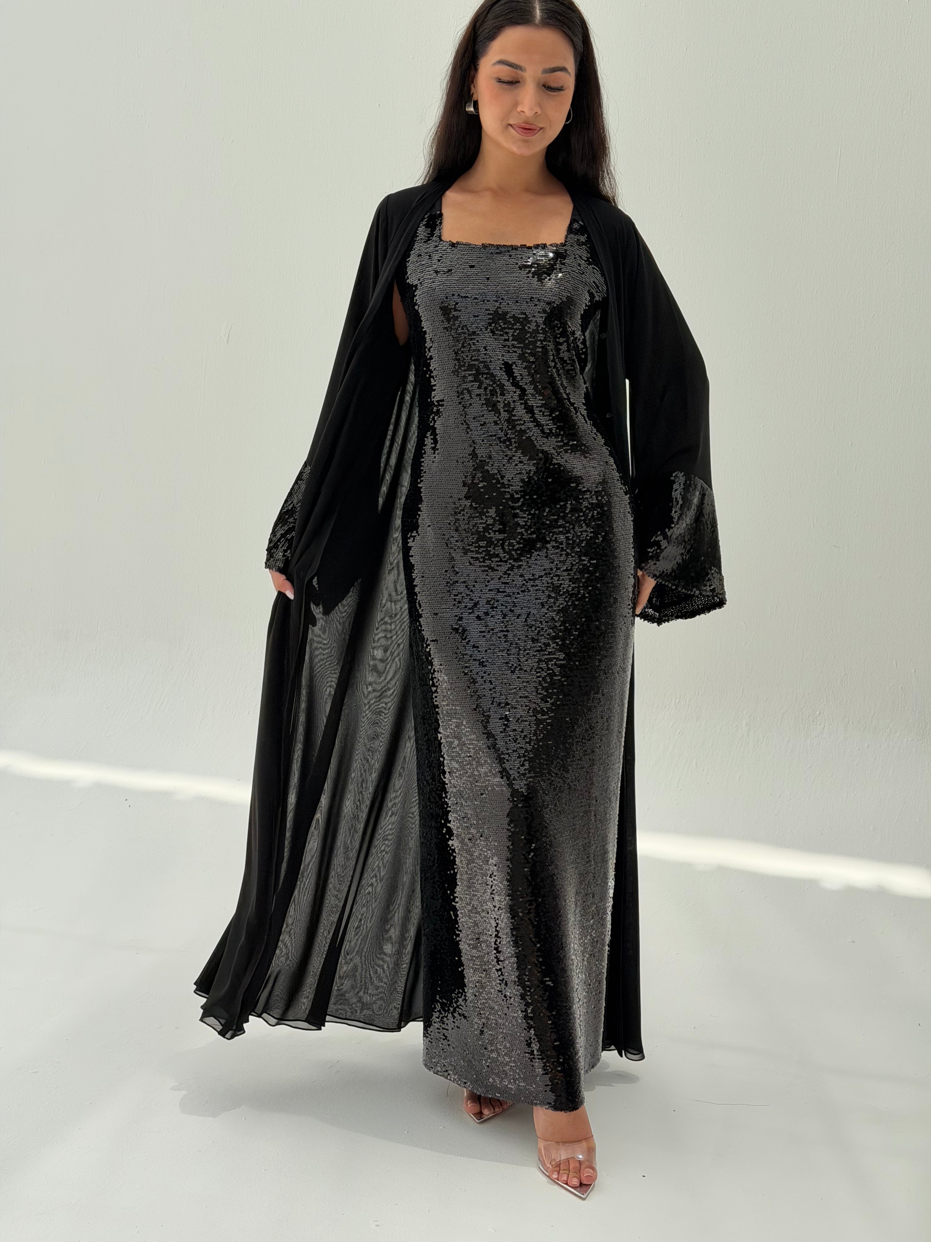 Mahra ( Abaya with dress & sheila )