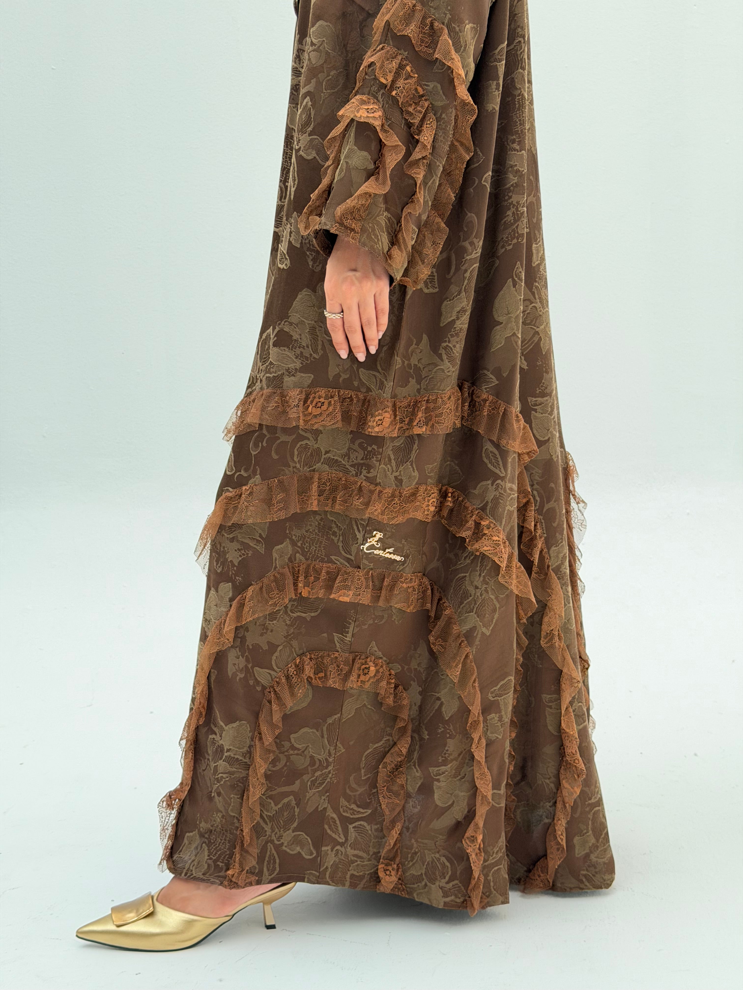 Shjoon ( Abaya with Sheila )