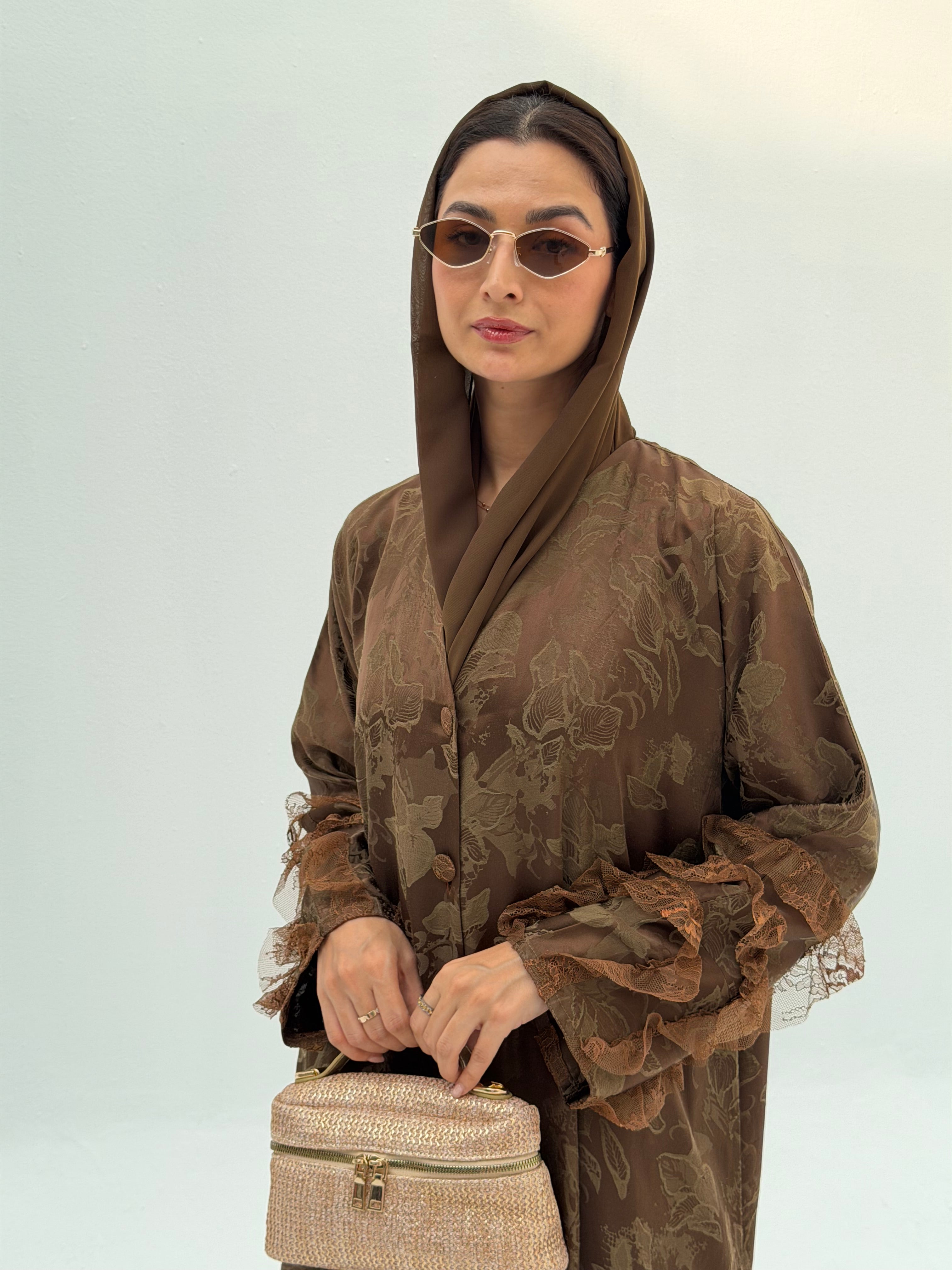 Shjoon ( Abaya with Sheila )