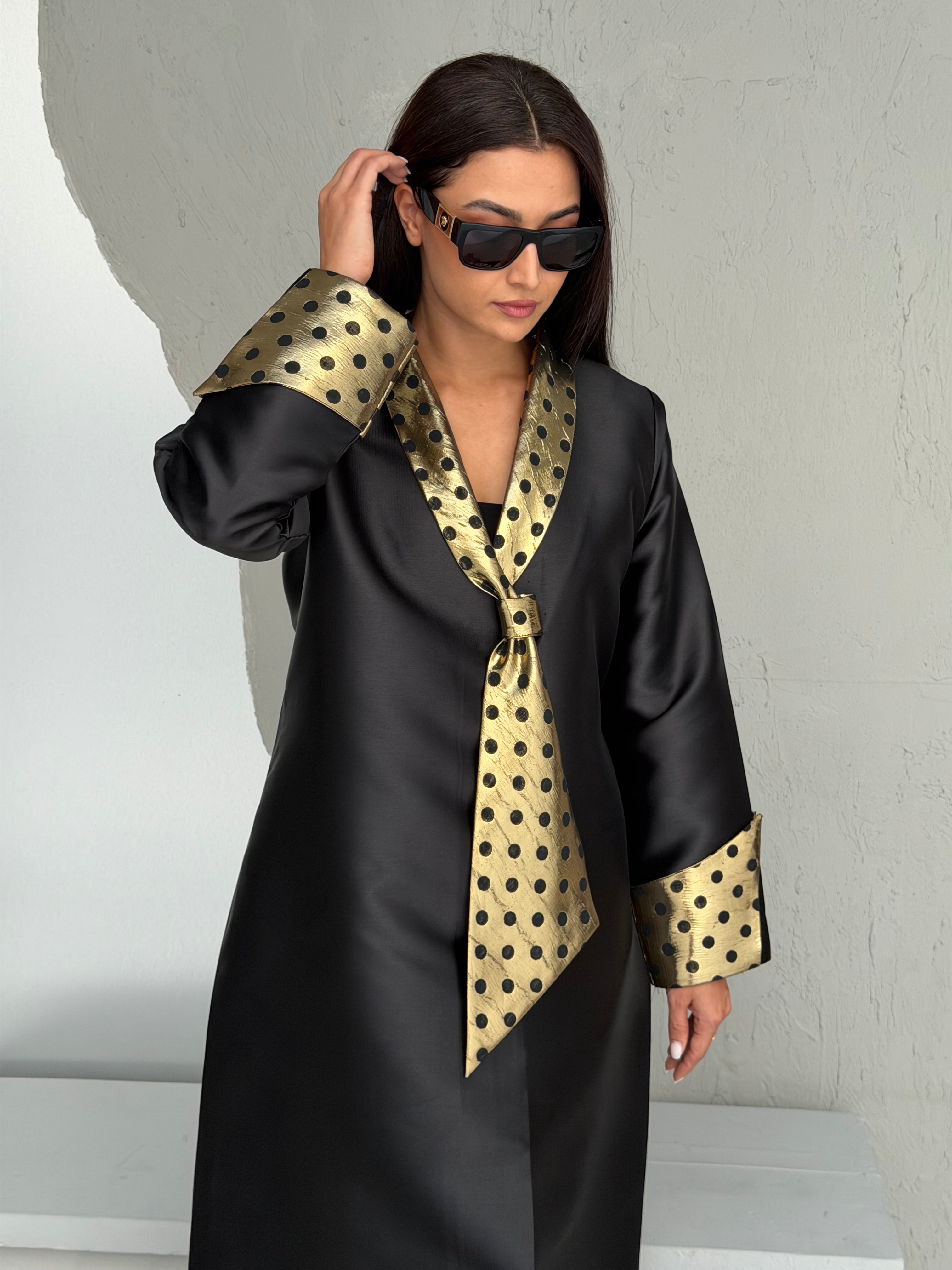 Dot de Luxe ( Abaya with Sheila )