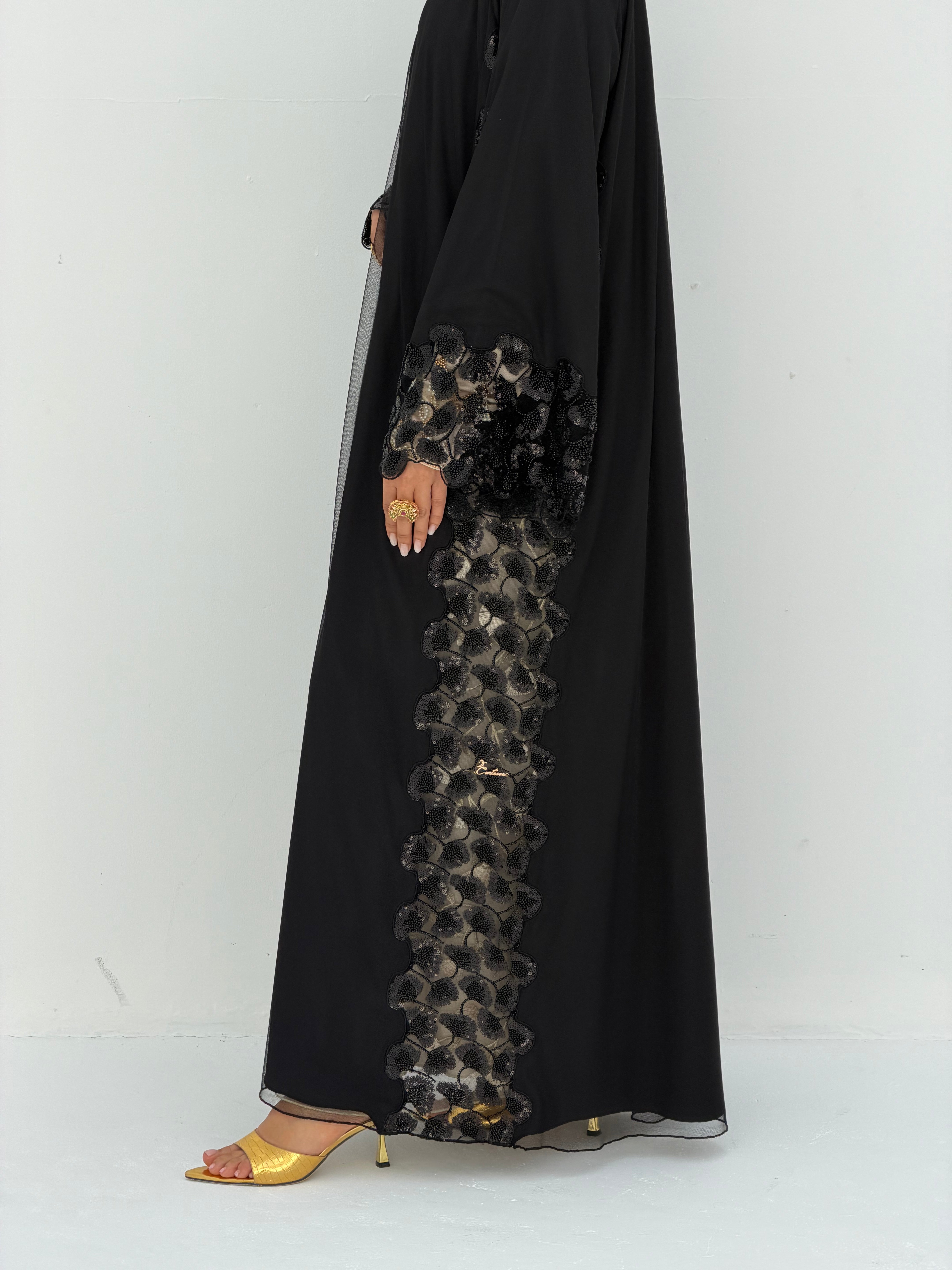 Jailan ( Abaya with Sheila )