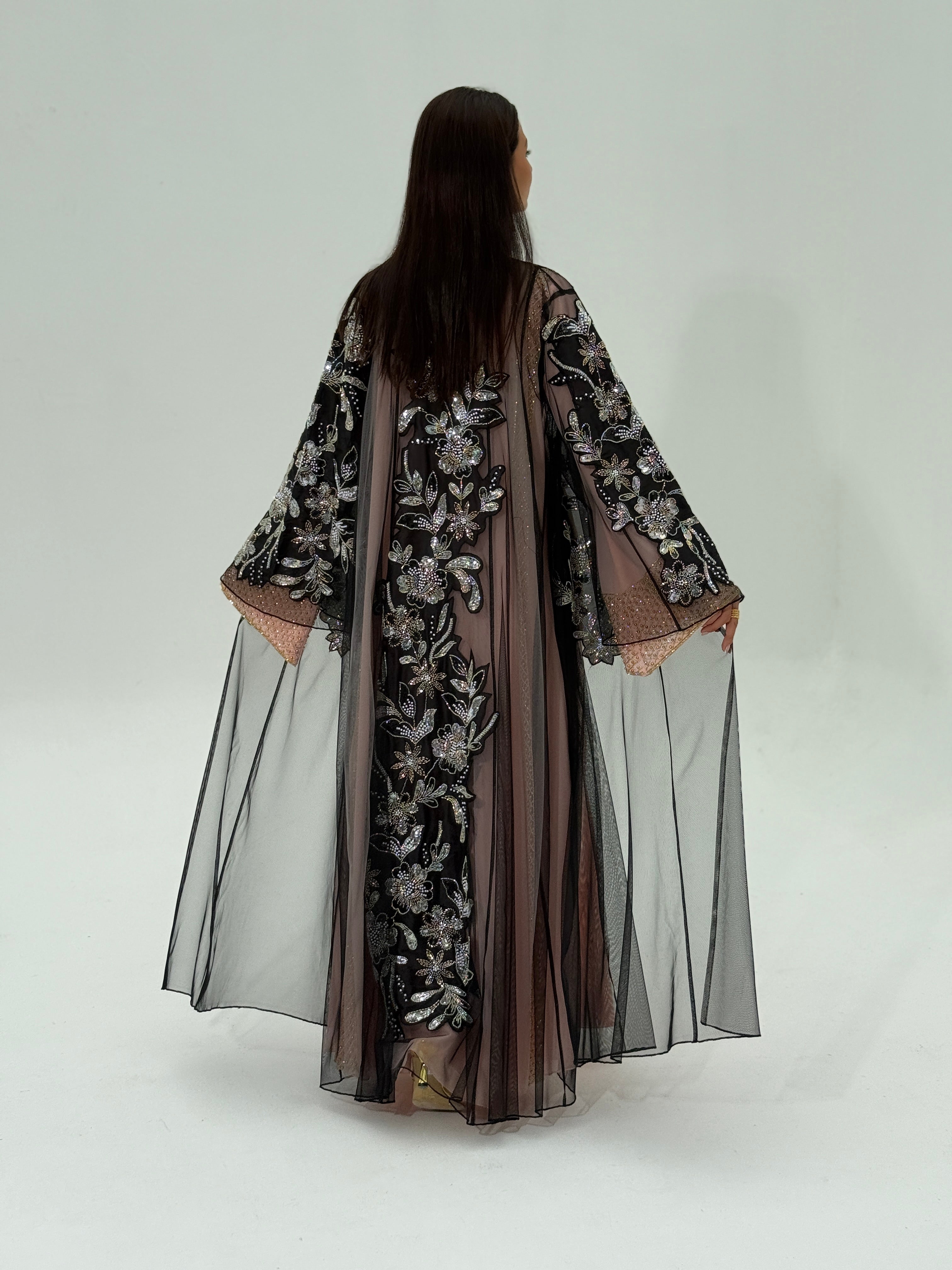 Moazoon ( Abaya with Sheila)