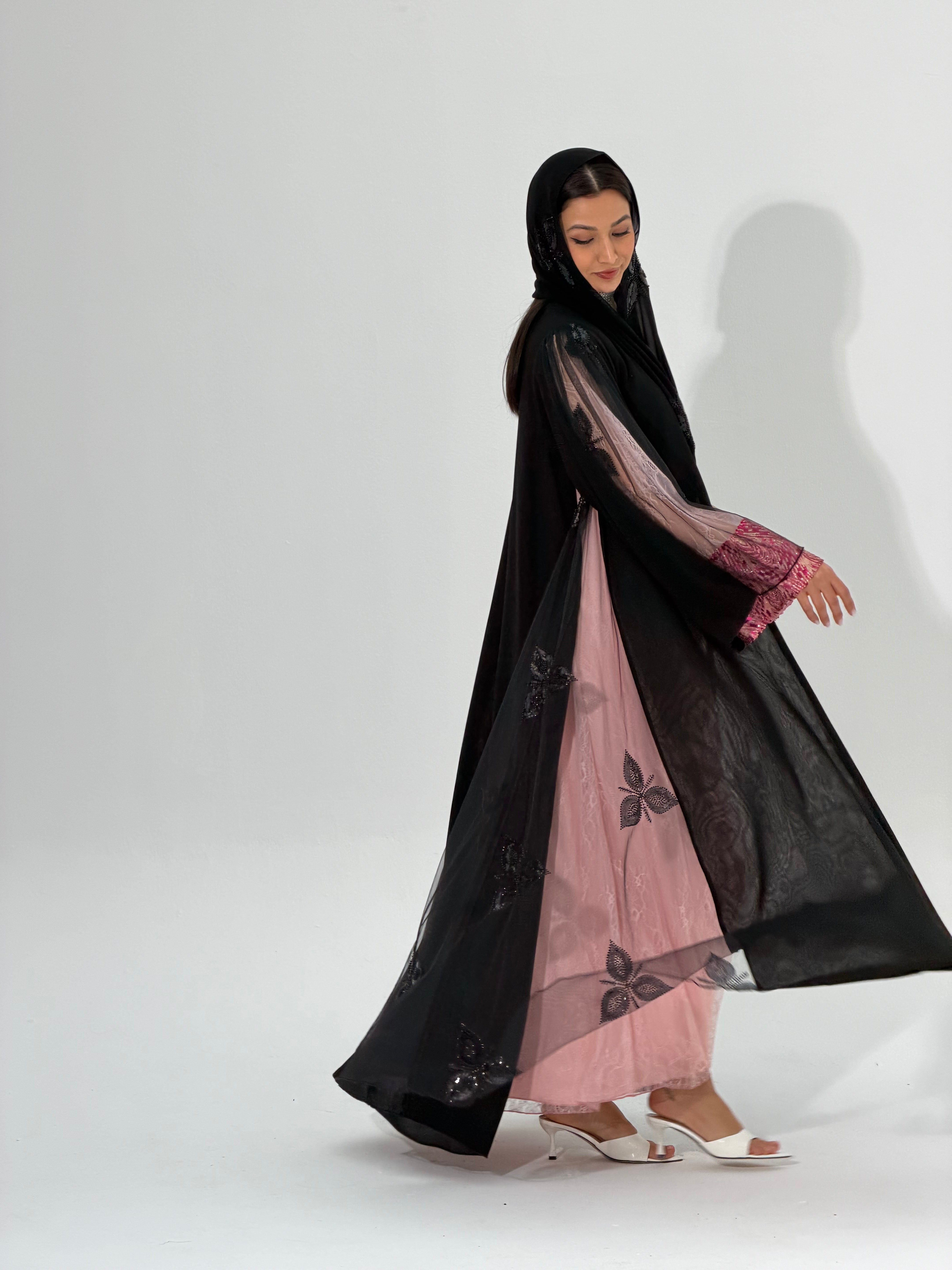 Dell ( Abaya with sheila )