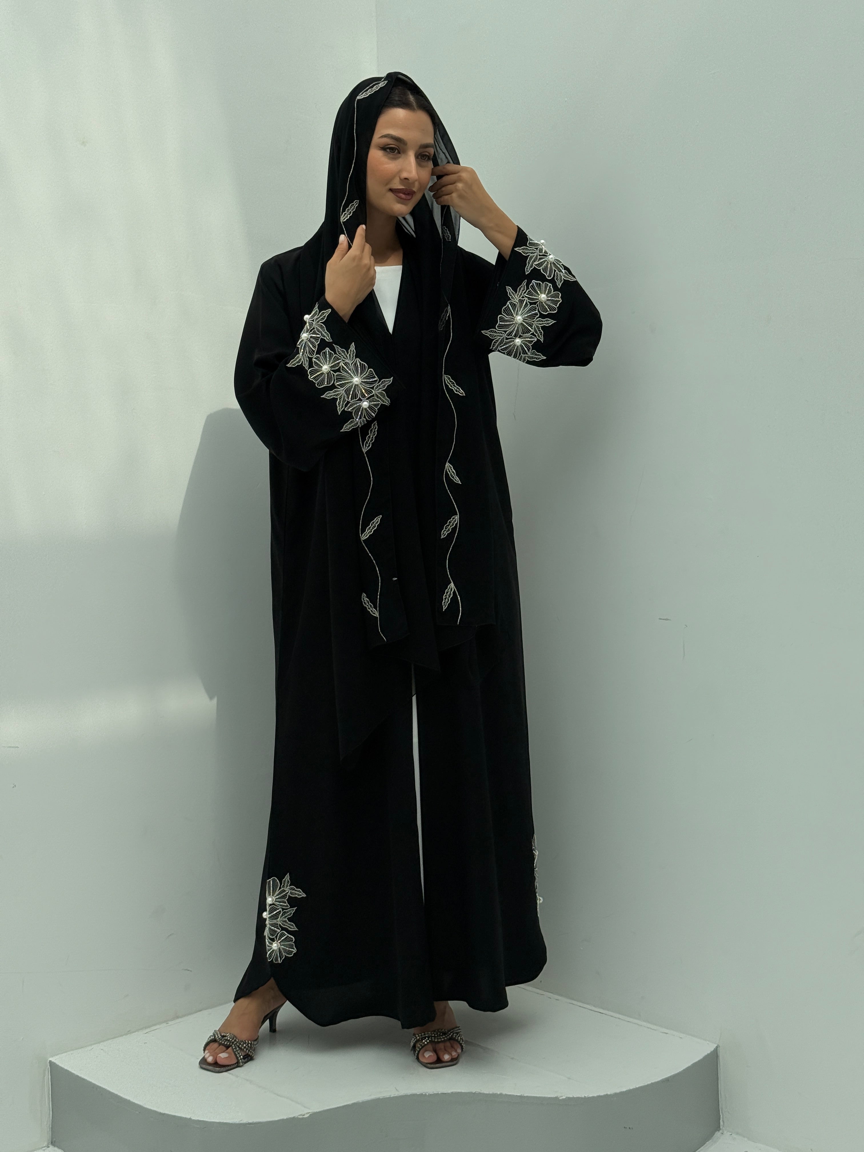 MAZNA ABAYA