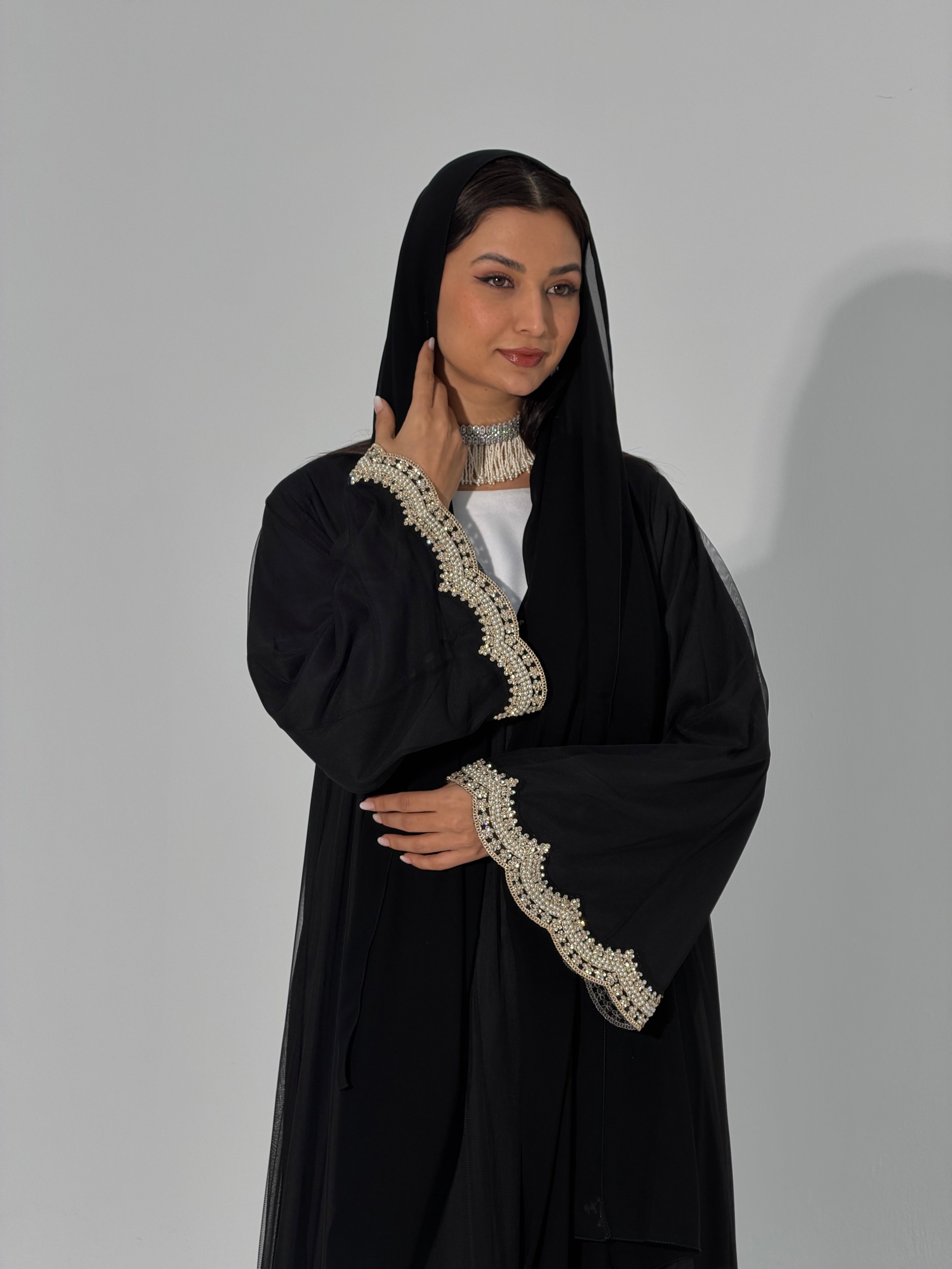 Zari ( Abaya with sheila )