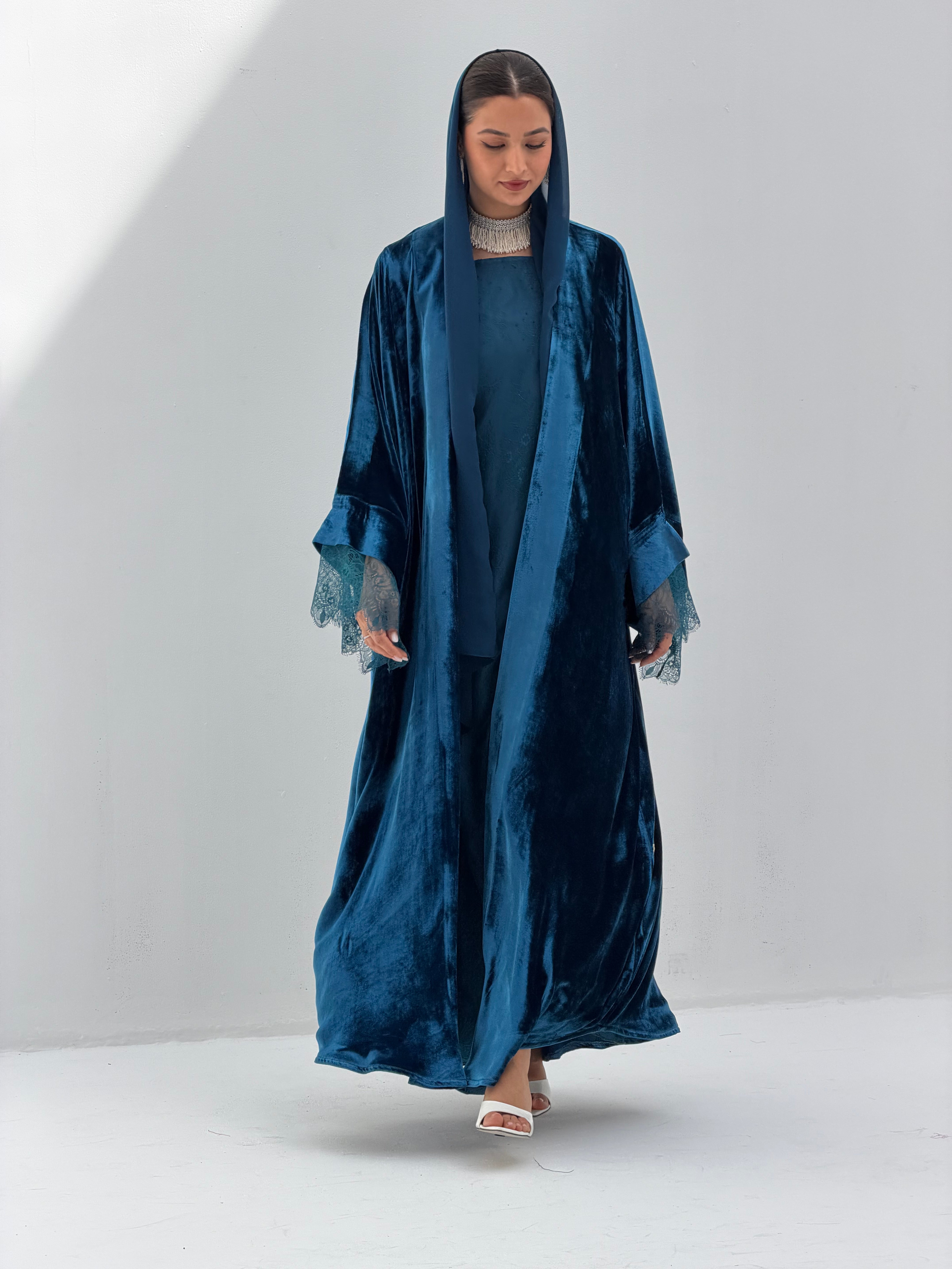 Romance ( Bisht Velvet Abaya with Inner Dantil Dress & Sheila )