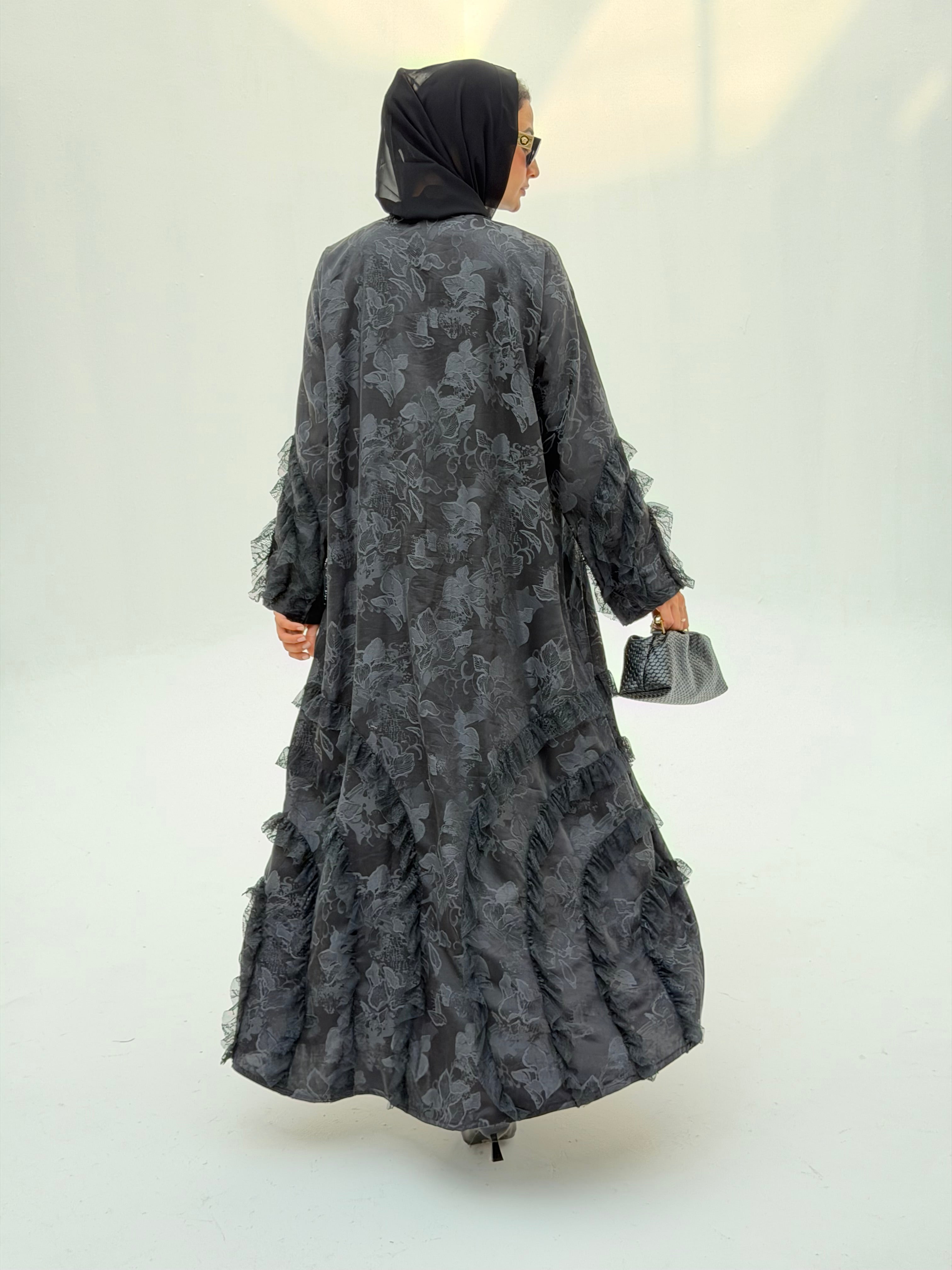 Shjoon ( Abaya with Sheila )