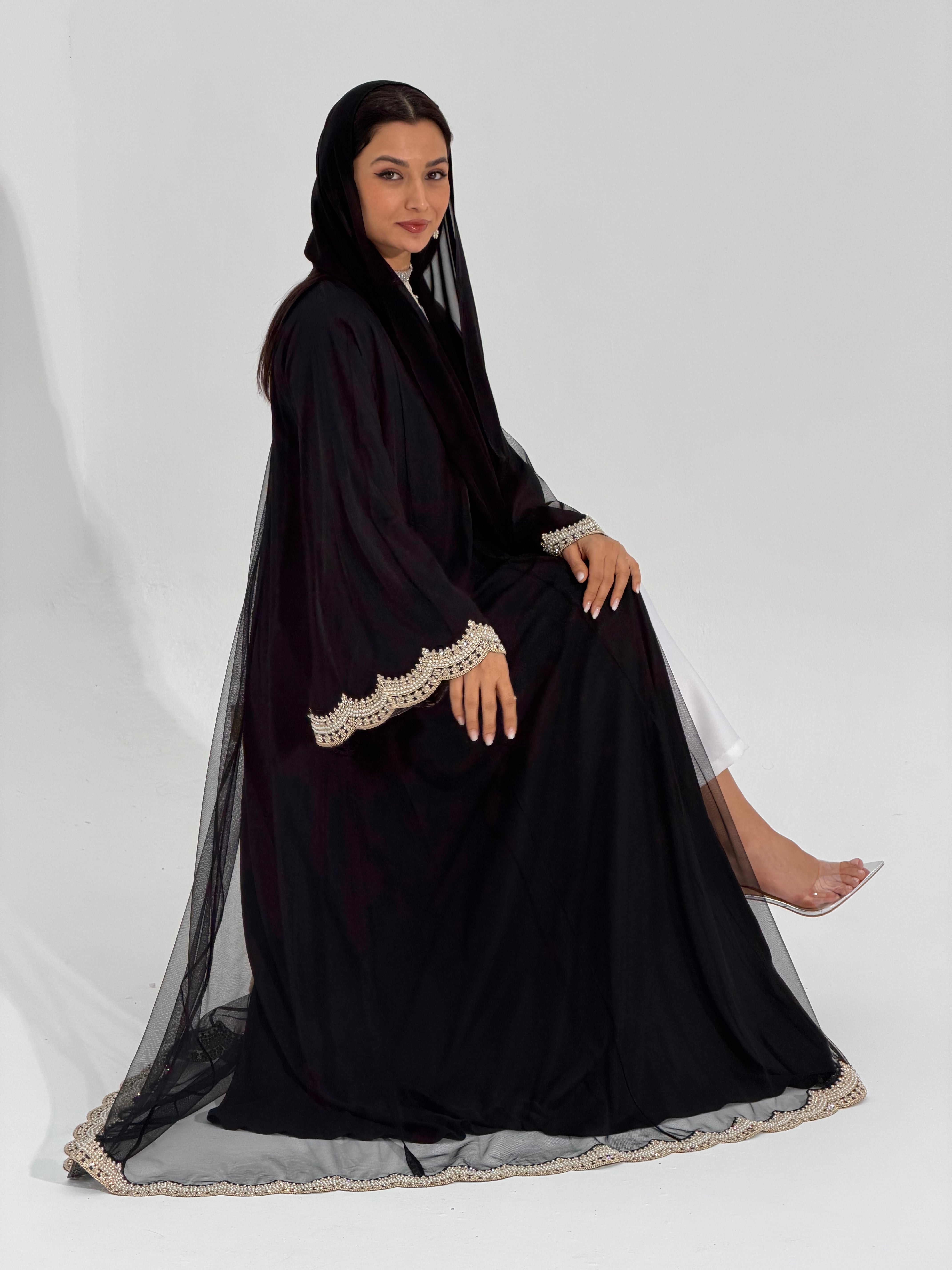 Zari ( Abaya with sheila )