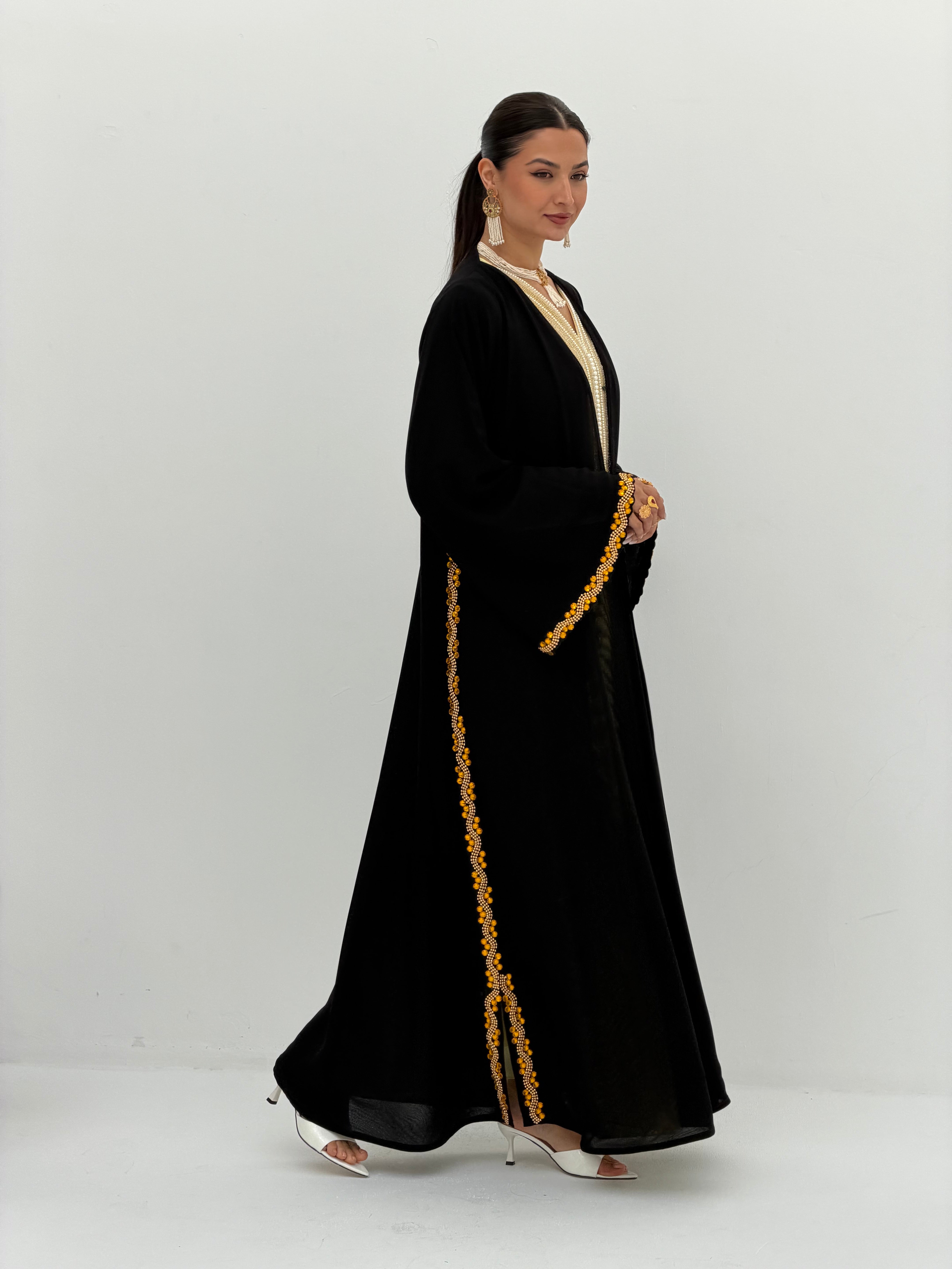 Shila ( Abaya with sheila )