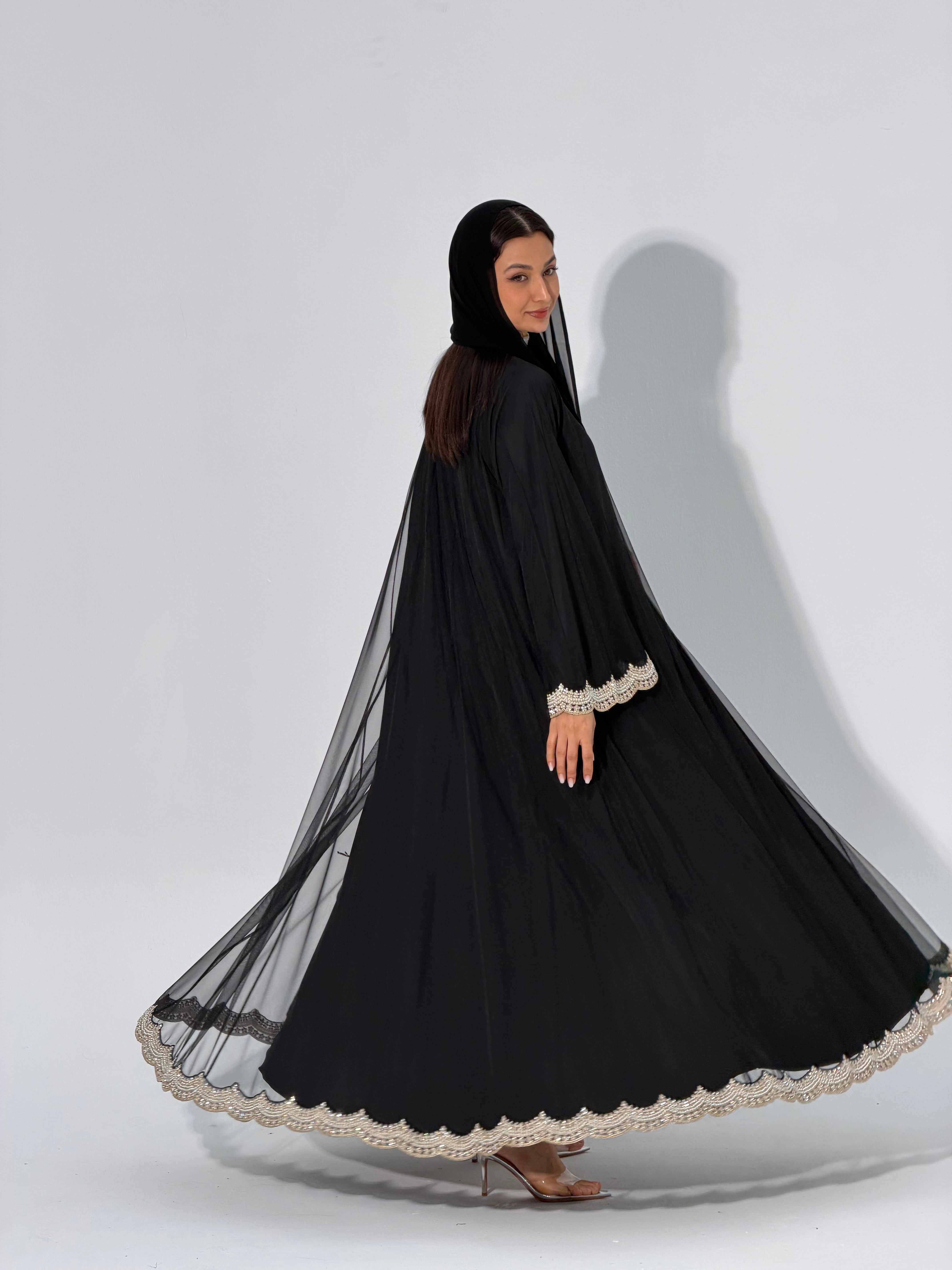Zari ( Abaya with sheila )