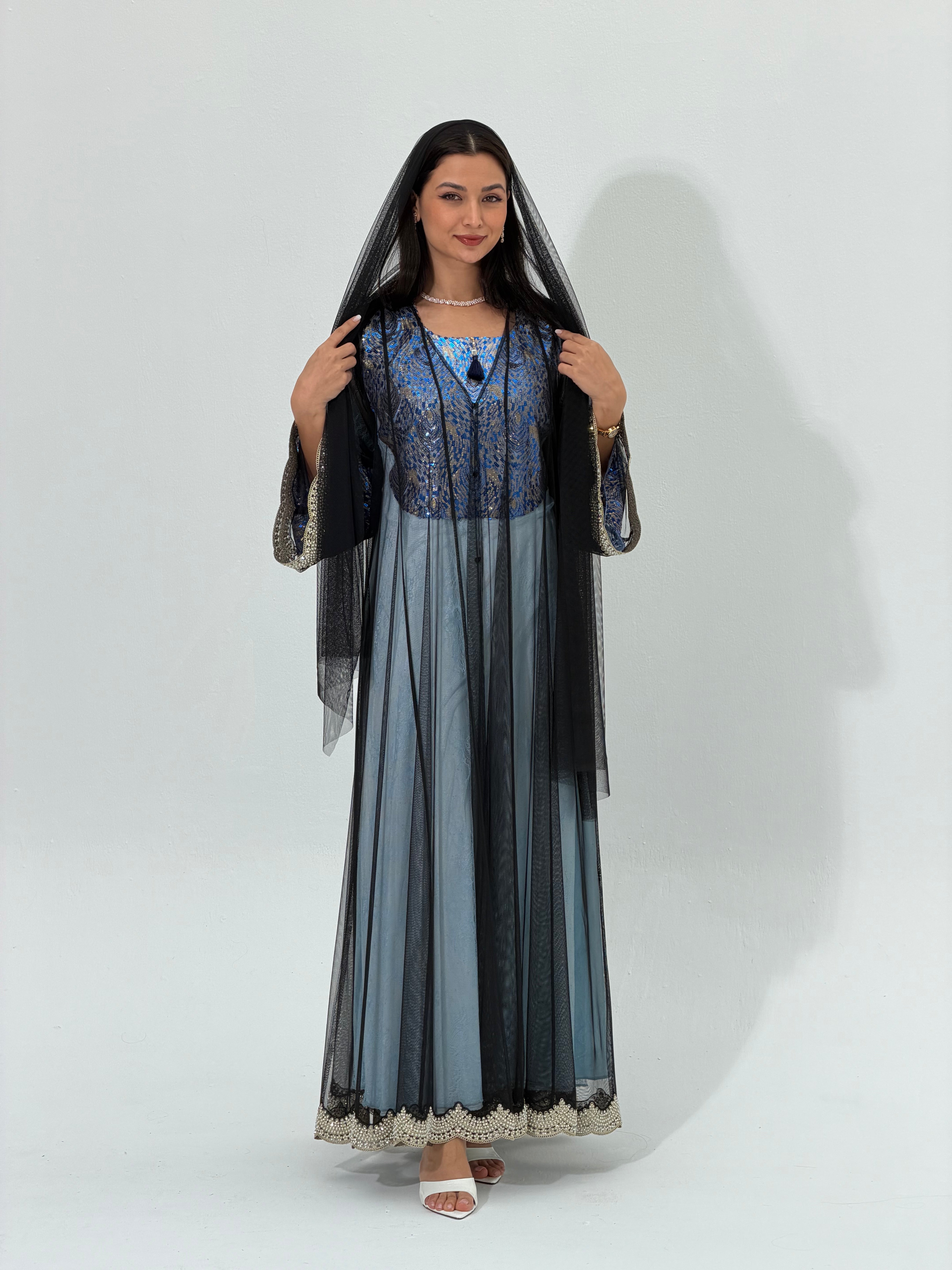 Zari ( Abaya with sheila )