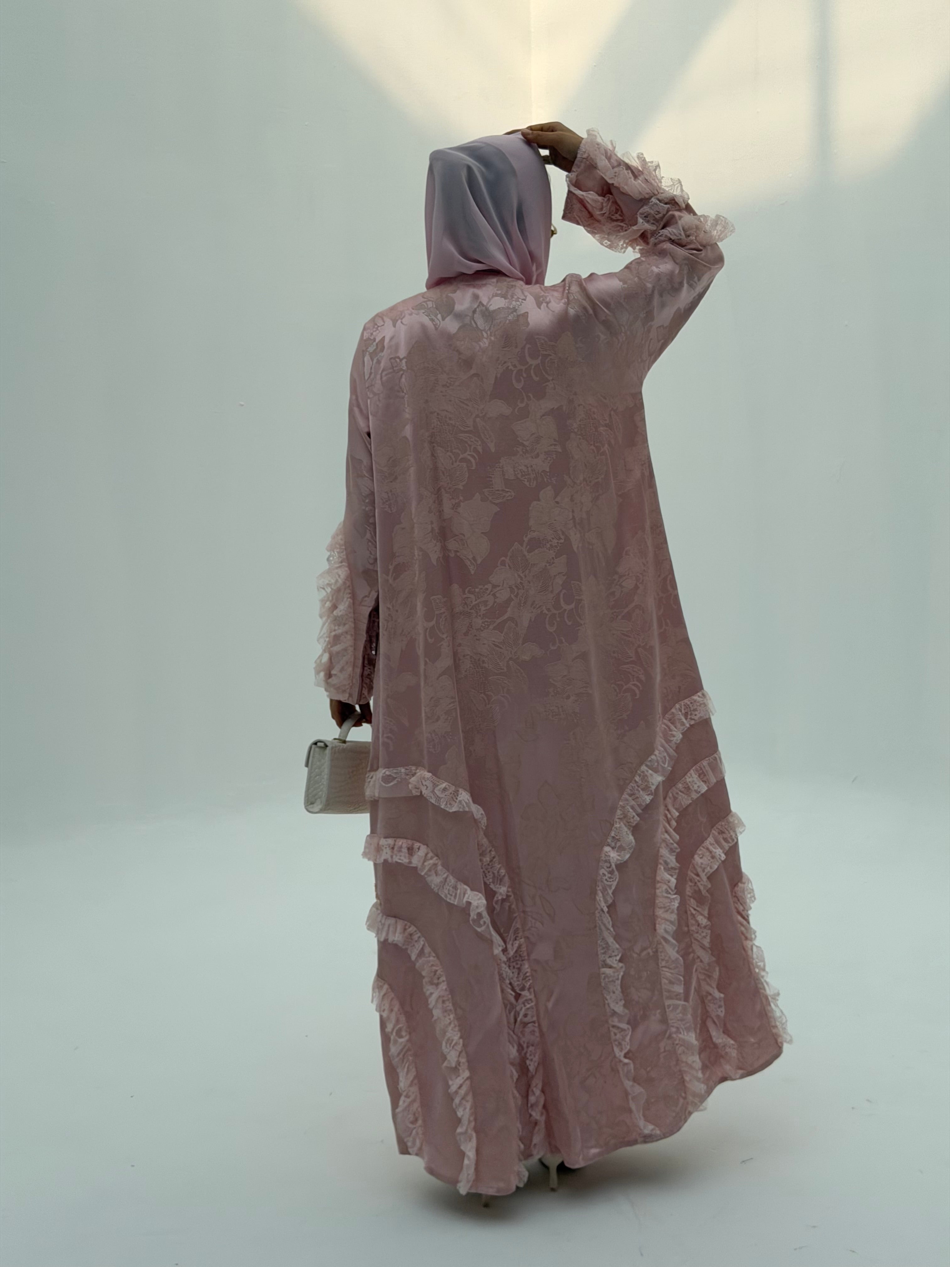 Shjoon ( Abaya with Sheila )