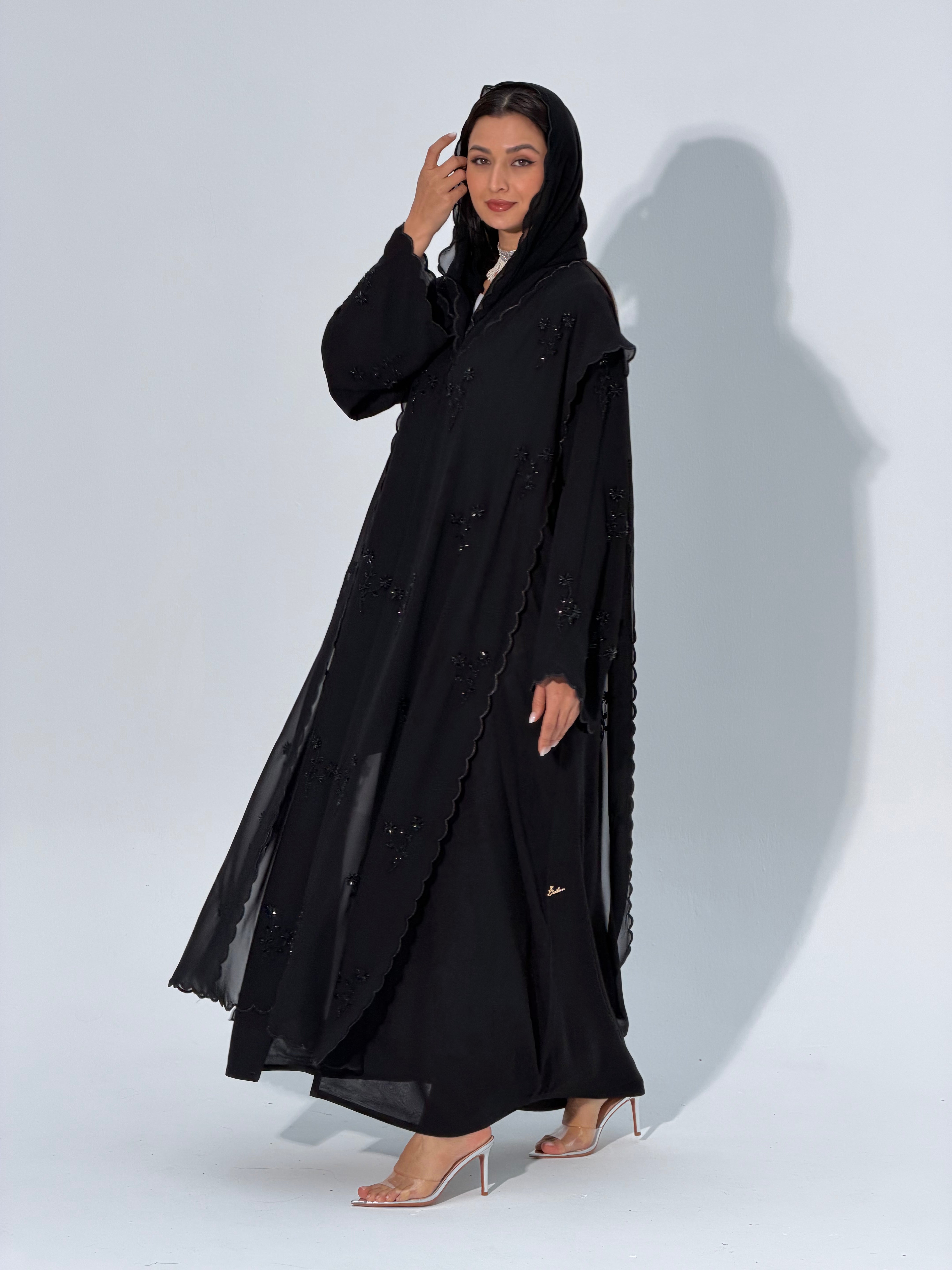 Soozi ( Abaya with sheila )